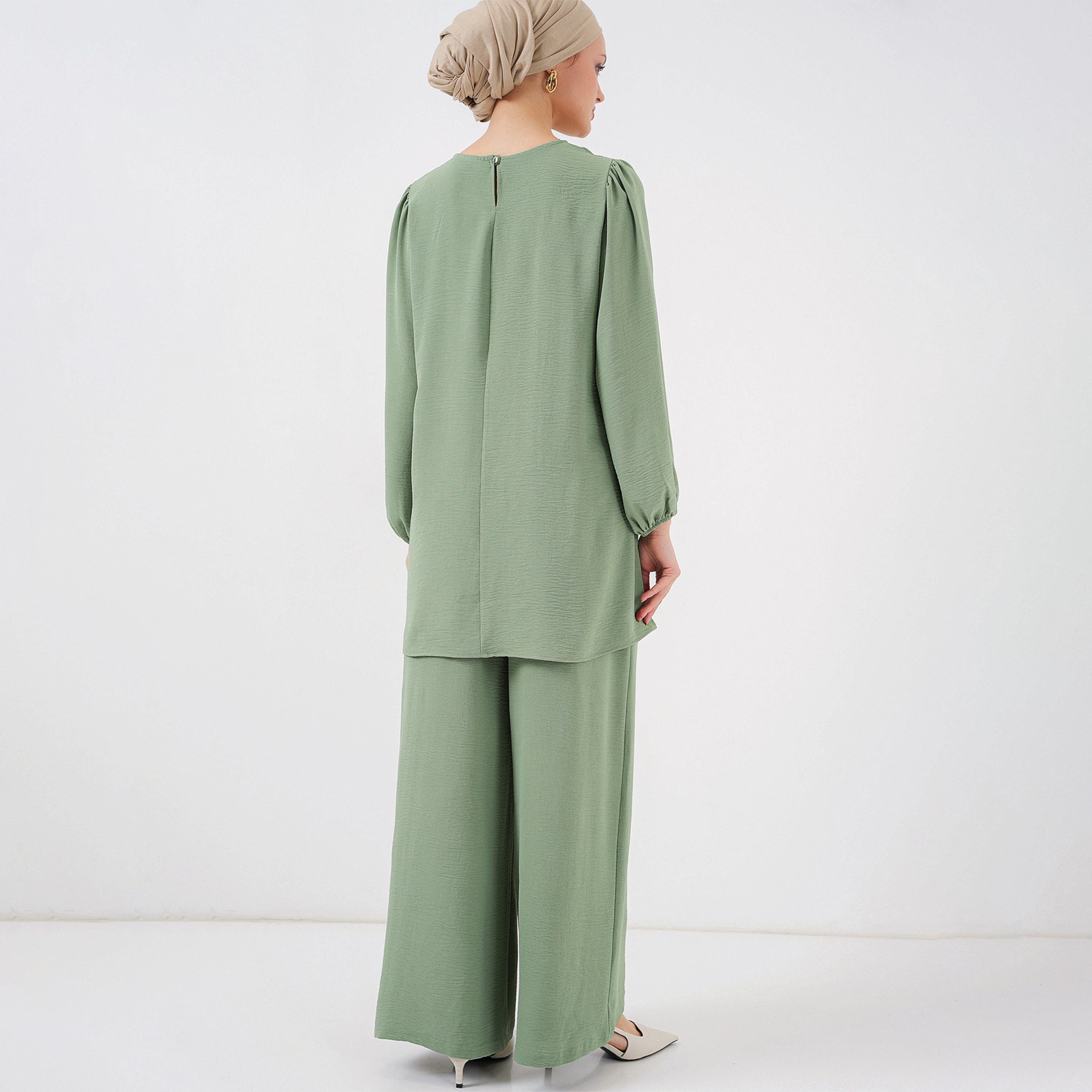 طقم نسائي بقميص تونيك بأكمام بالون منسوجة وبنطلون مع حجاب من بيجدارت-women-clothing-coordsets-image-20