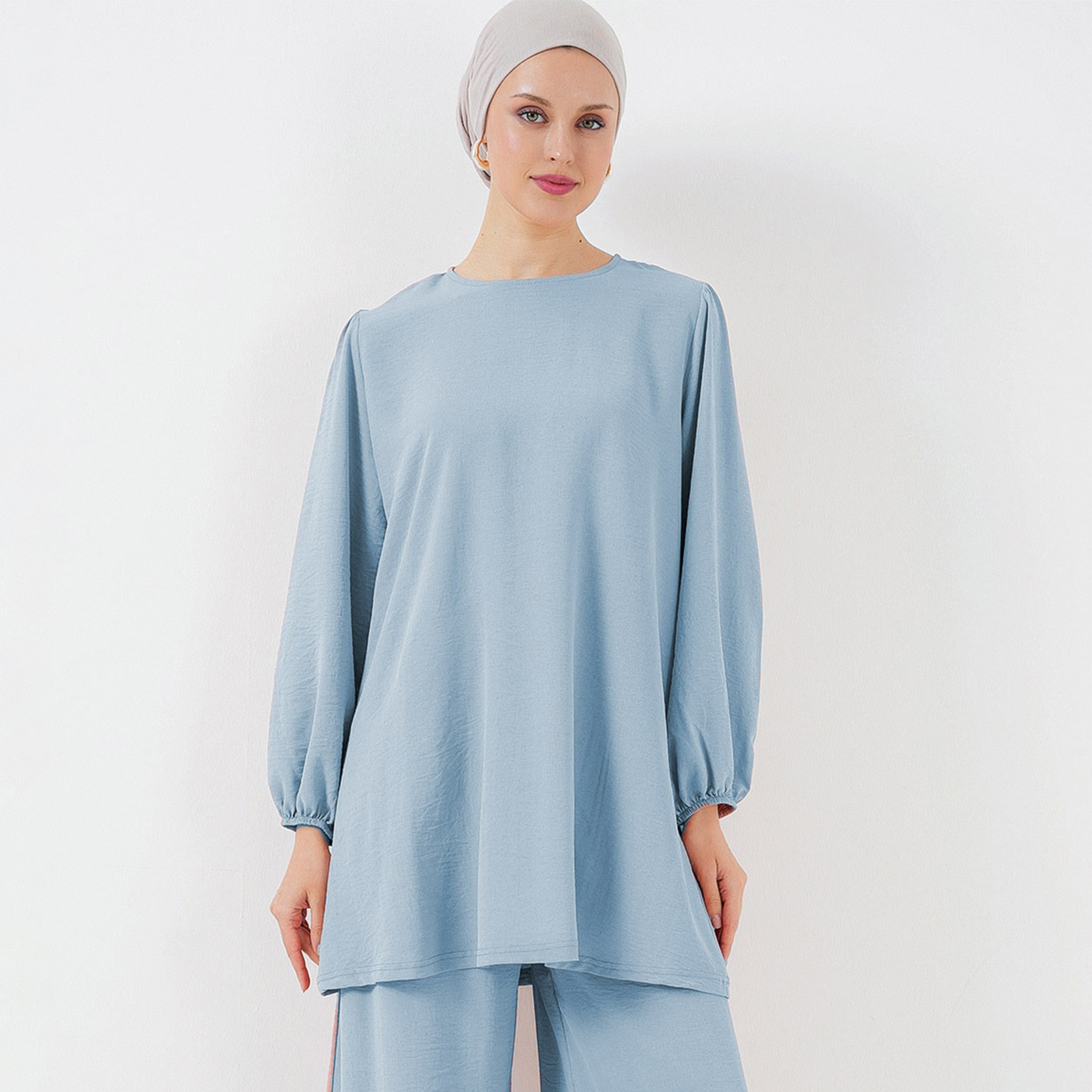 طقم نسائي بقميص تونيك بأكمام بالون منسوجة وبنطلون مع حجاب من بيجدارت-women-clothing-coordsets-image-23