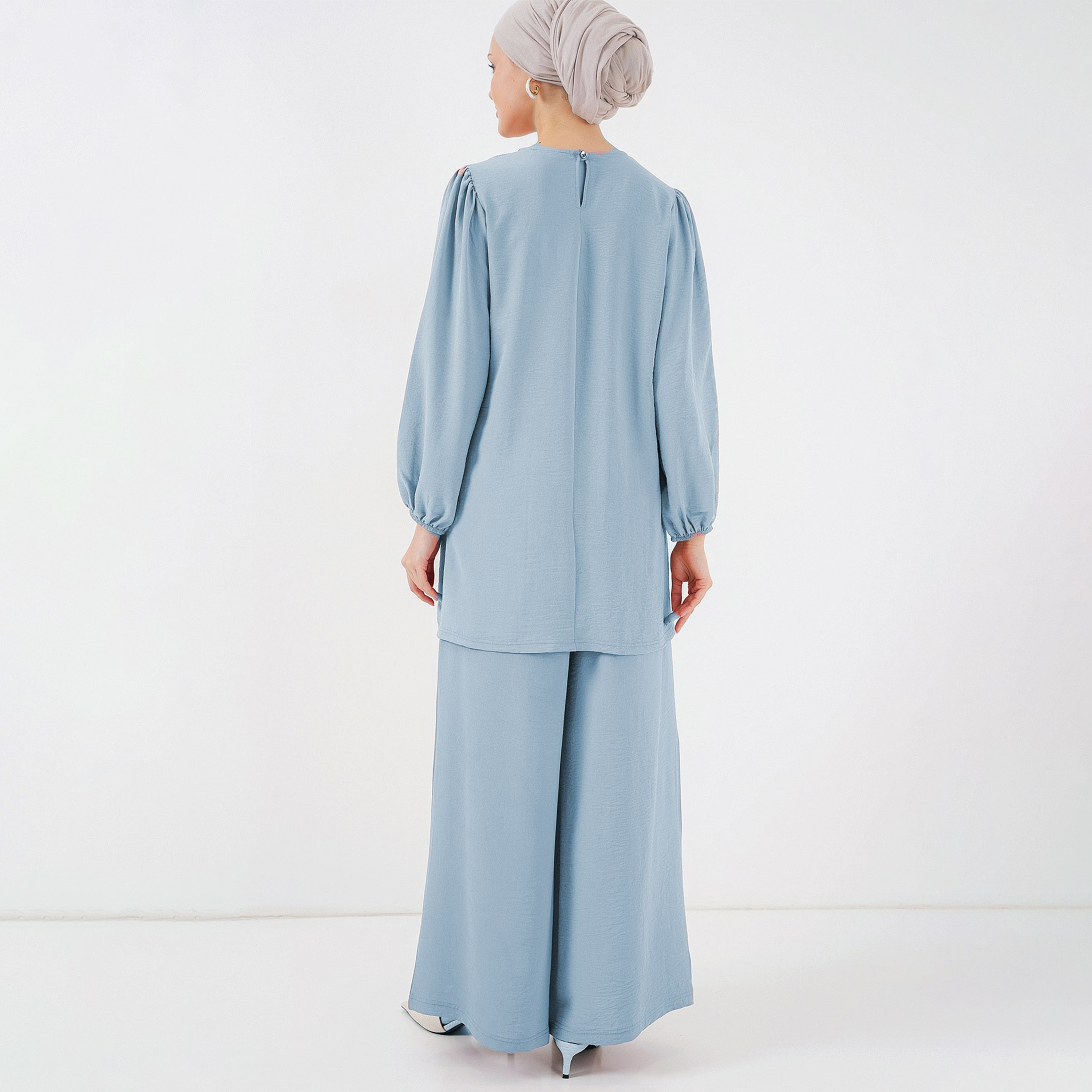 طقم نسائي بقميص تونيك بأكمام بالون منسوجة وبنطلون مع حجاب من بيجدارت-women-clothing-coordsets-image-25