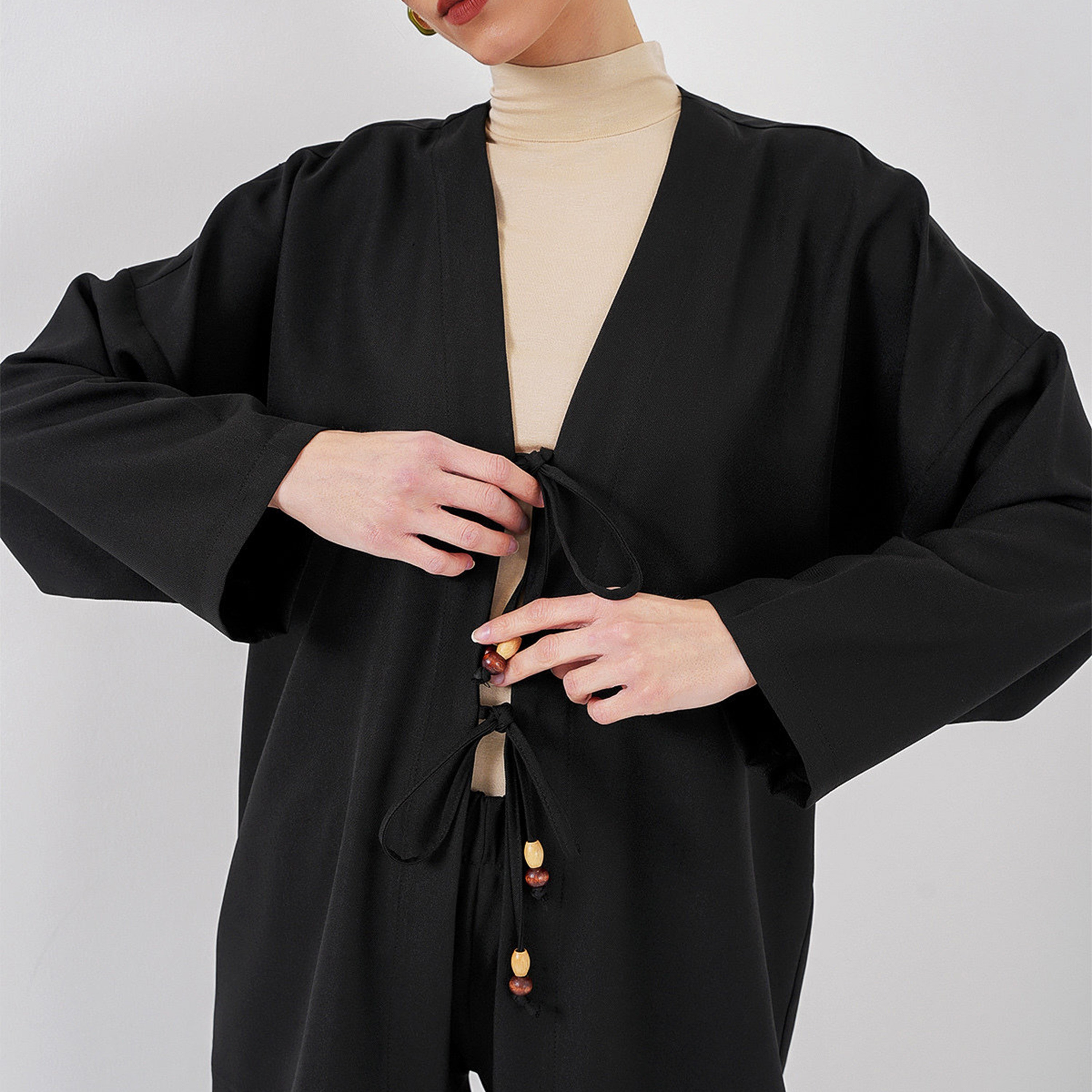 طقم توب وبنطلون نسائي كتان بأكمام "دروب شولدر" وأرجل "ستريت ليج" - أسود من بيغ دارت-women-clothing-coordsets-image-3