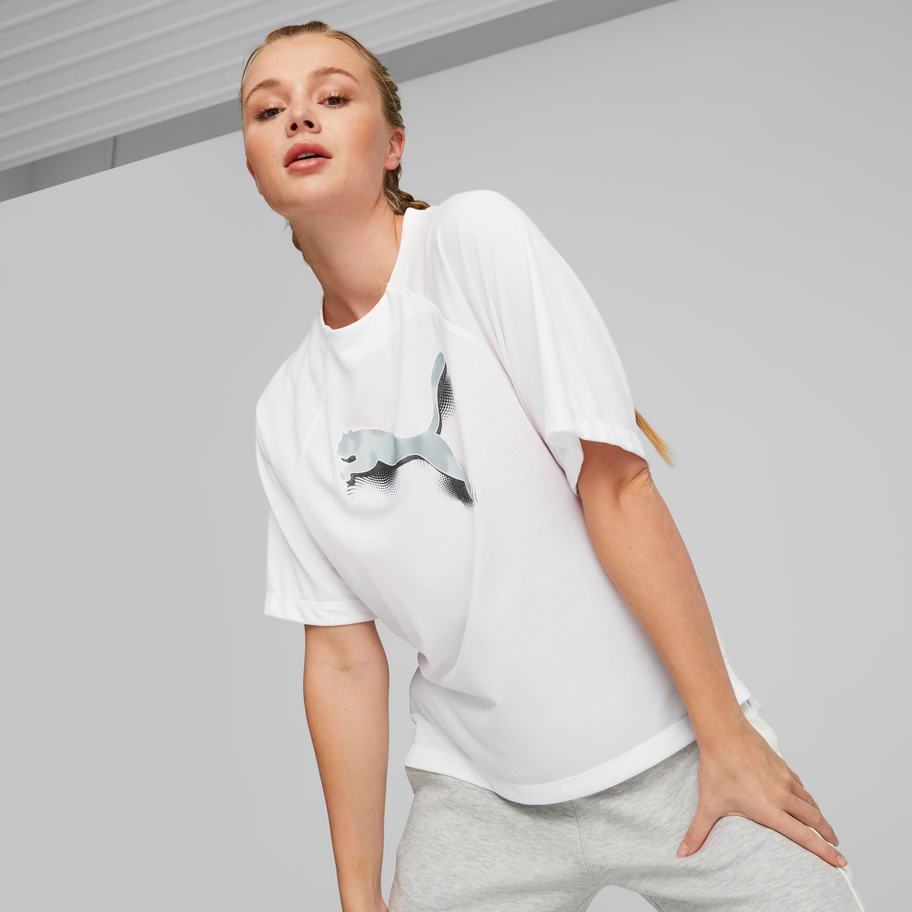 تي شيرت نسائي من بوما مودرن سبورتس مع كبير الحجم 67309602-sports-women-clothing-tshirtsandvests-image-1