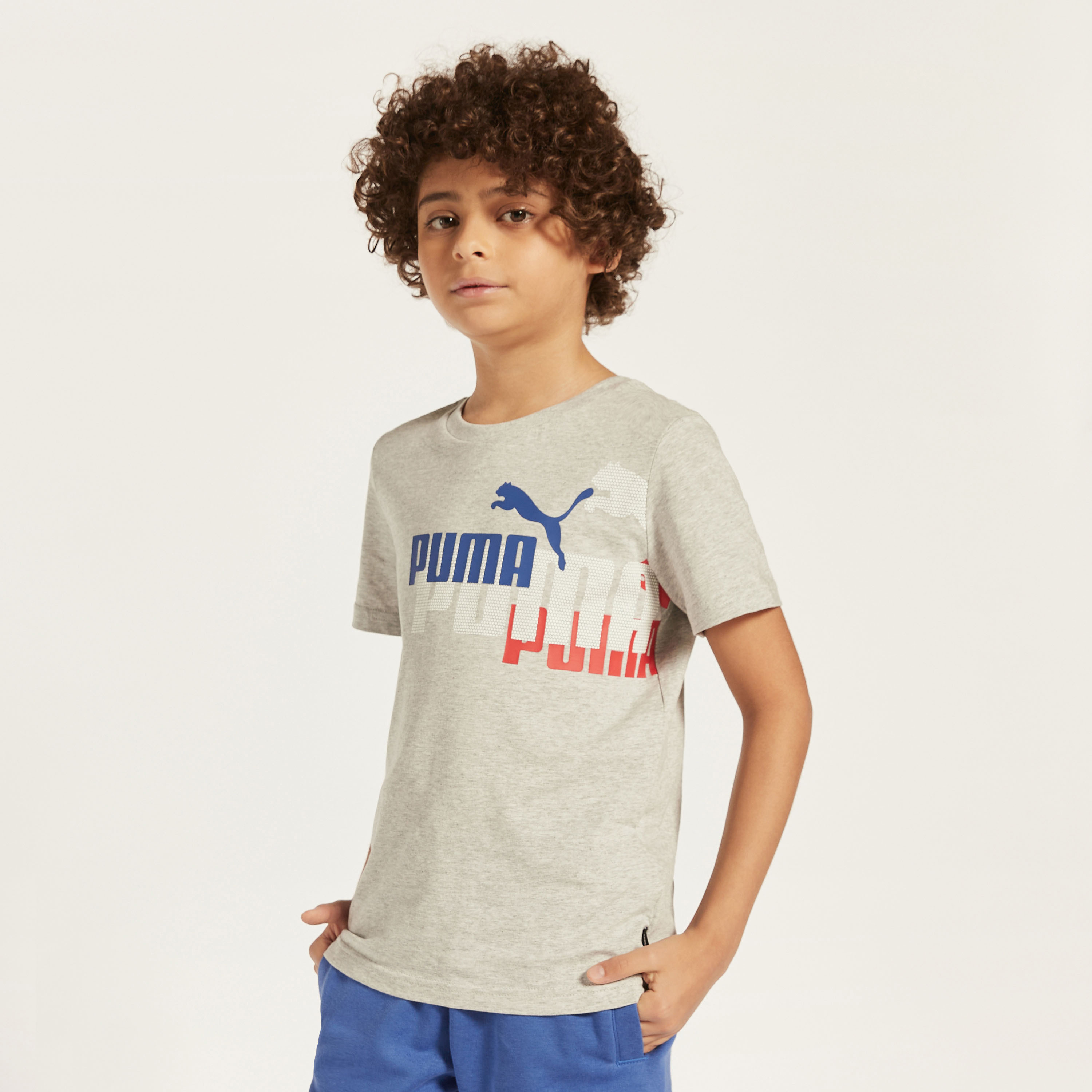 تيشيرت بياقة مستديرة وأكمام قصيرة وطبعات شعار من بوما-sports-boys-clothing-tops-image-1