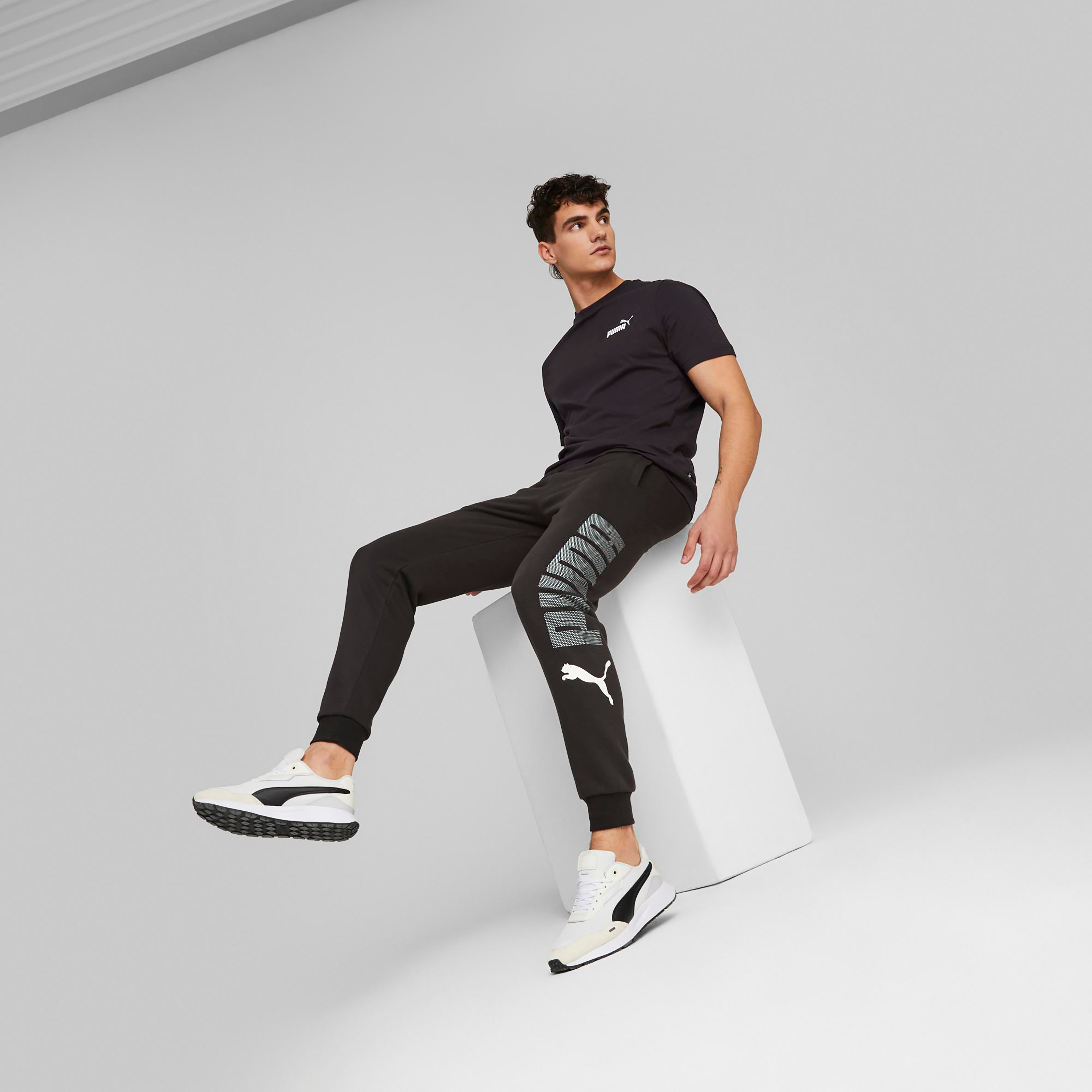 بنطال سويت بينت من بوما إسنشيال لوجو لاب للرجال 67337601-men-clothing-bottoms-joggers-image-2
