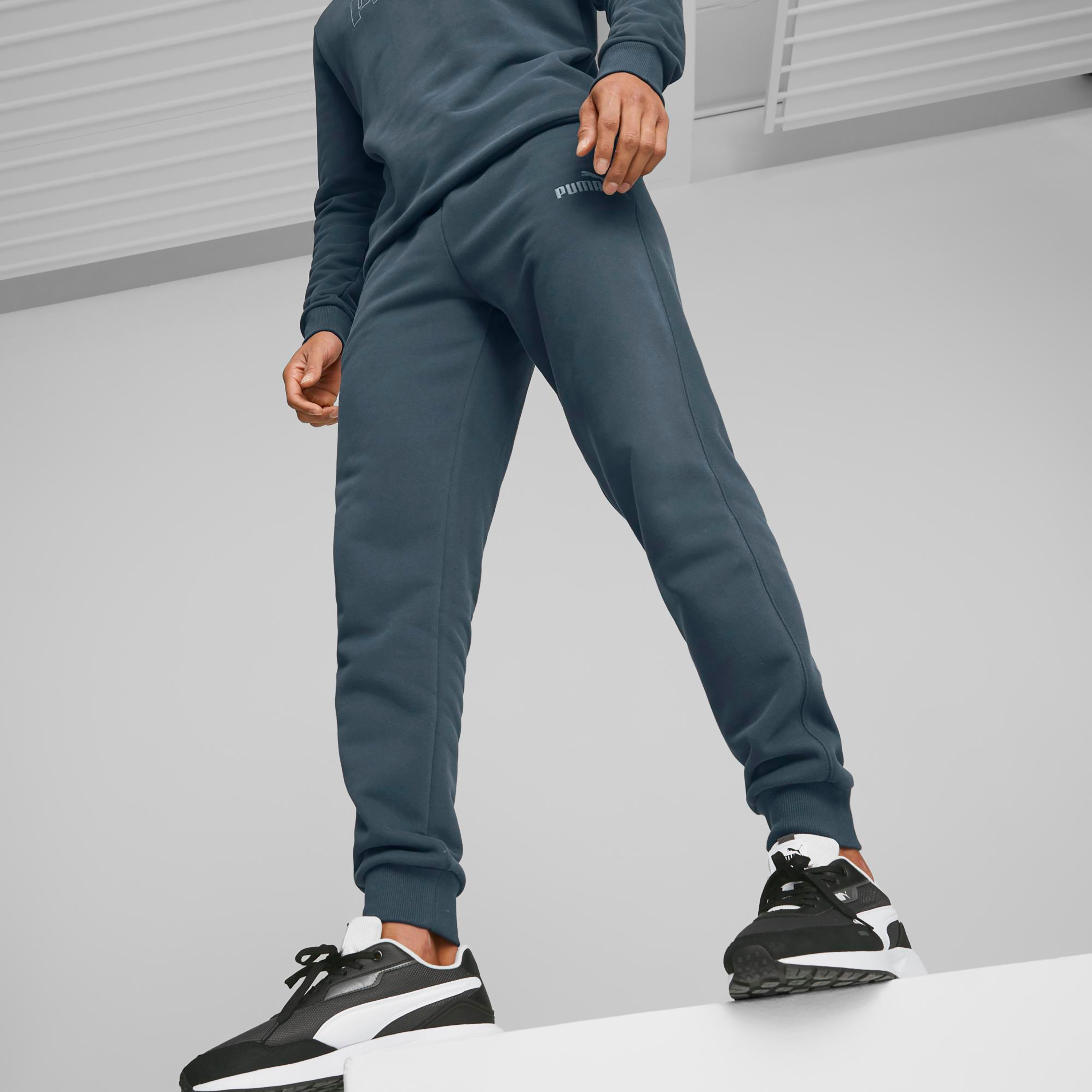 Puma Essential Elevated Men Sweatpants 67338816-men-clothing-bottoms-joggers-image-1