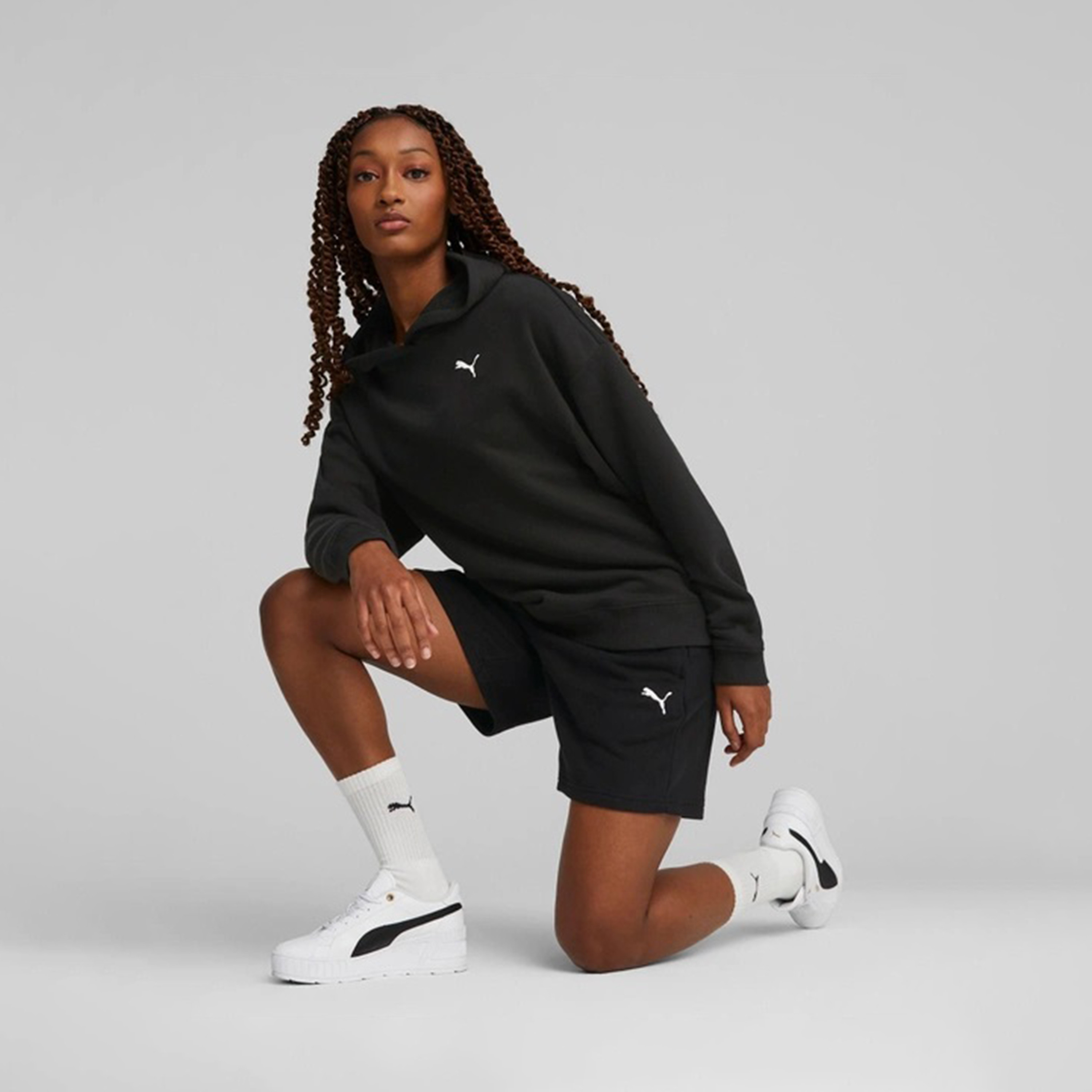 مجموعة بدلة قصيرة ذو لونج وير من بوما للنساء 67370301-sports-women-clothing-trackpantsandtracksuits-image-1