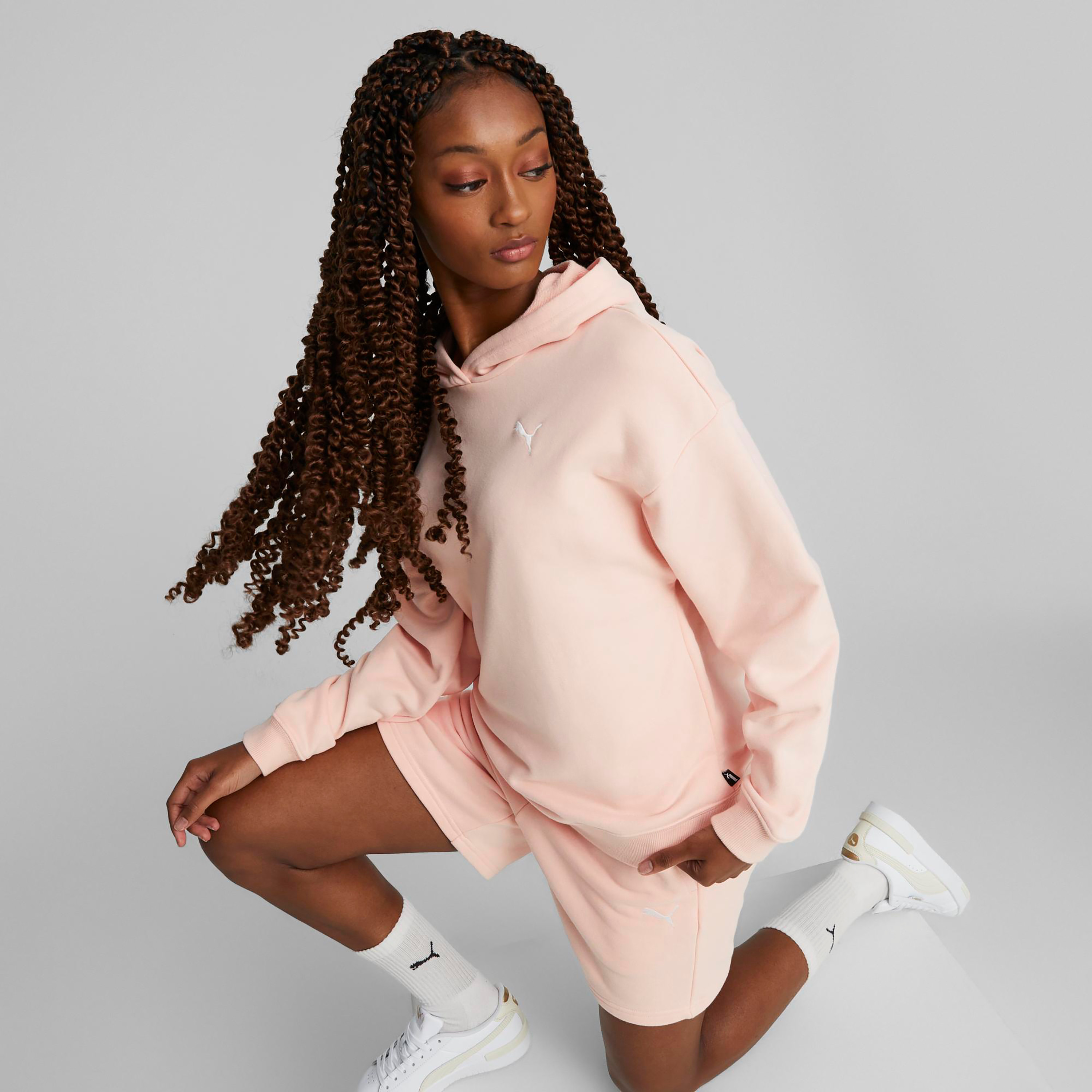 مجموعة بدلة قصيرة ذو لونج وير من بوما للنساء 67370301-sports-women-clothing-trackpantsandtracksuits-image-5