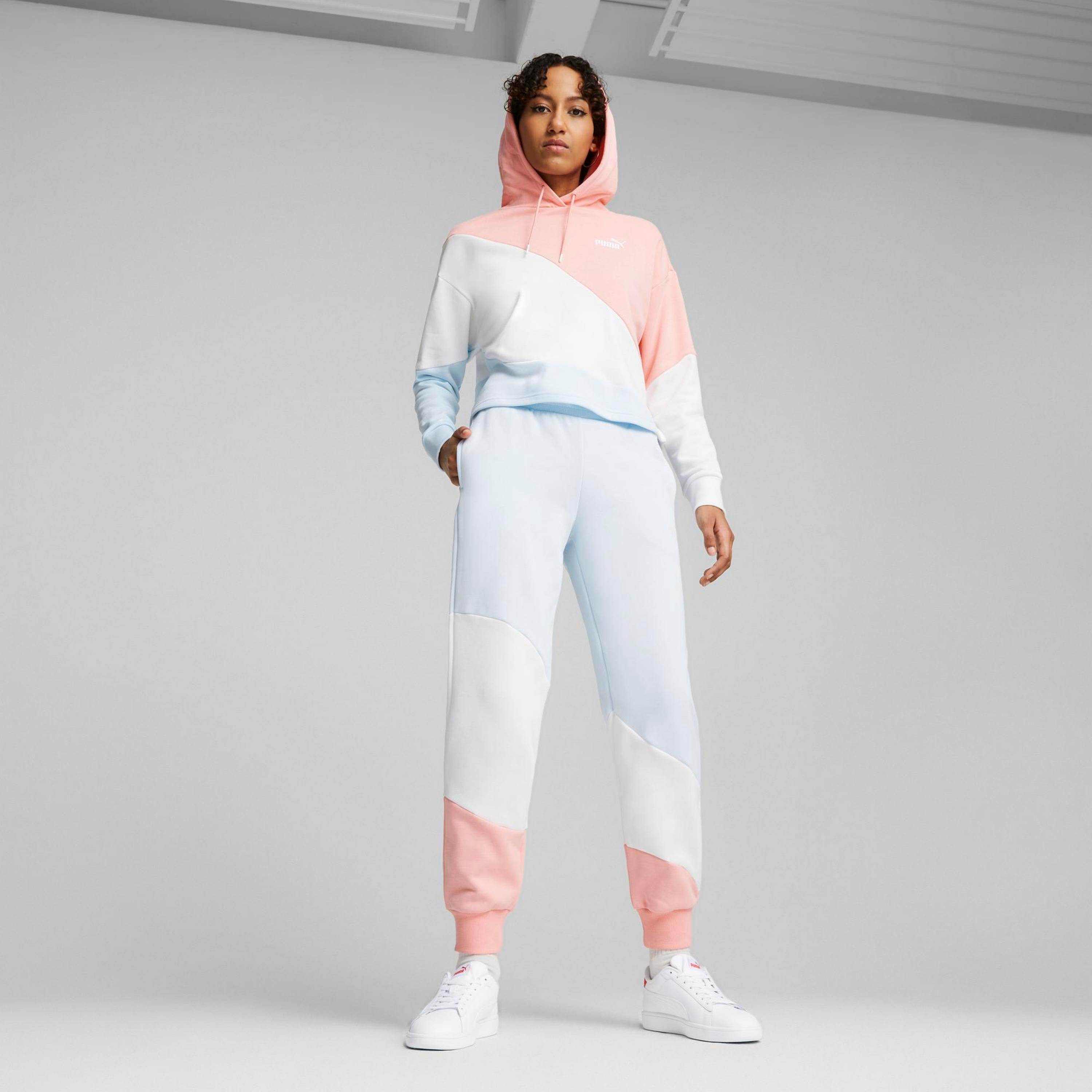 هودي من بوما باور كات للأطفال للنساء | 673977-sports-women-clothing-hoodiesandsweatshirts-image-2