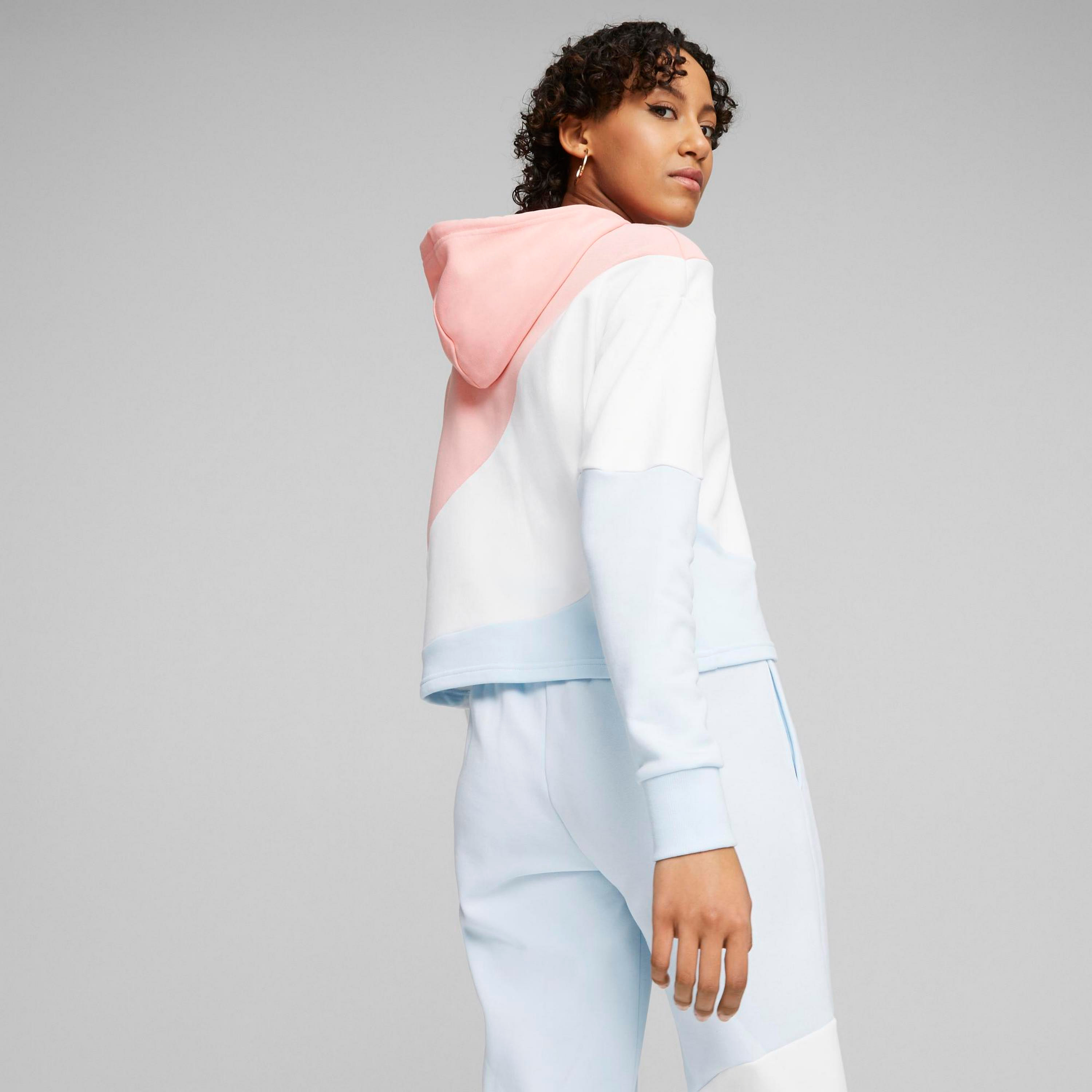 هودي من بوما باور كات للأطفال للنساء | 673977-sports-women-clothing-hoodiesandsweatshirts-image-4