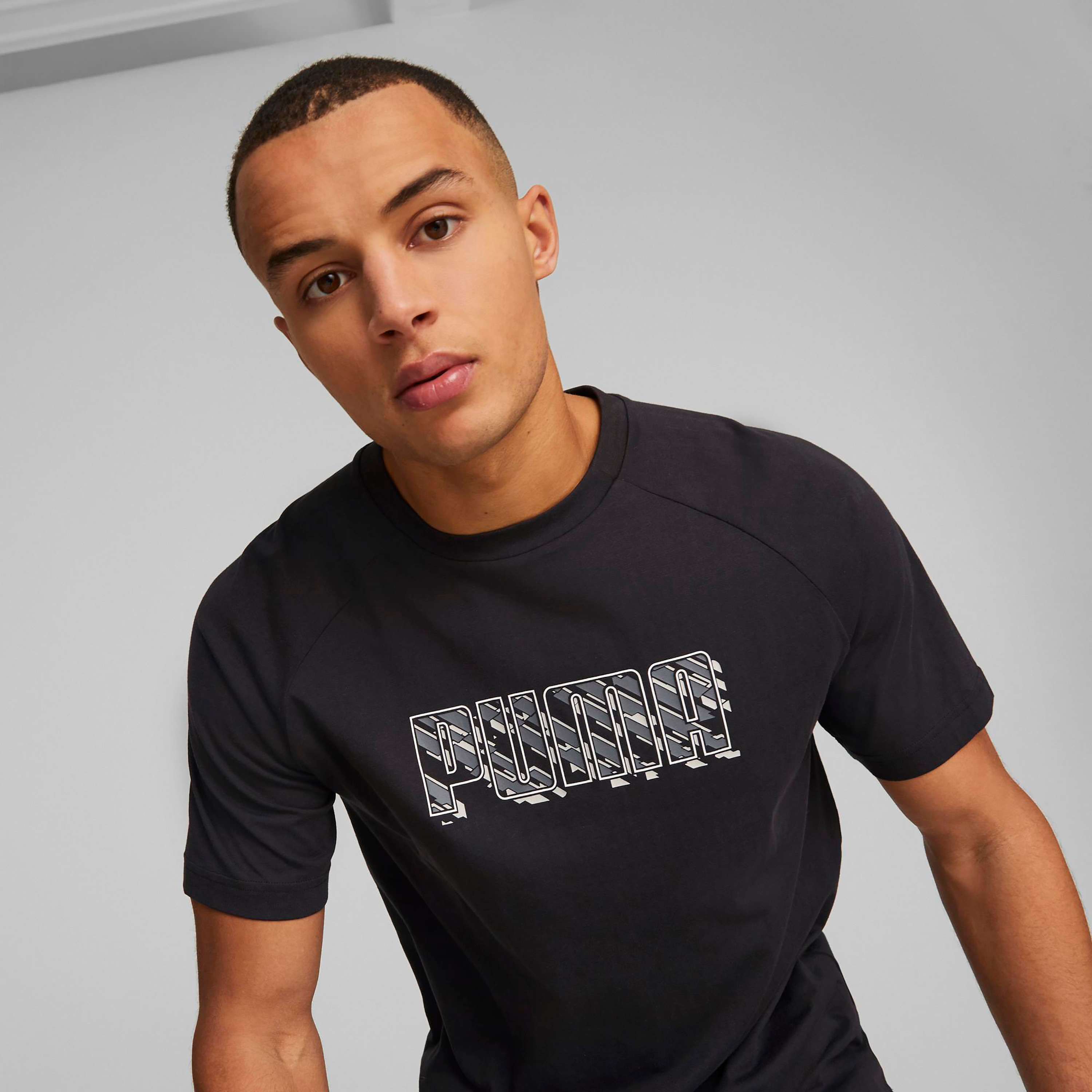 تيشيرت دينا ميكس جرافيك من بوما للرجال 67421101-men-clothing-sportswearandactivewear-tshirtsandpolos-image-3