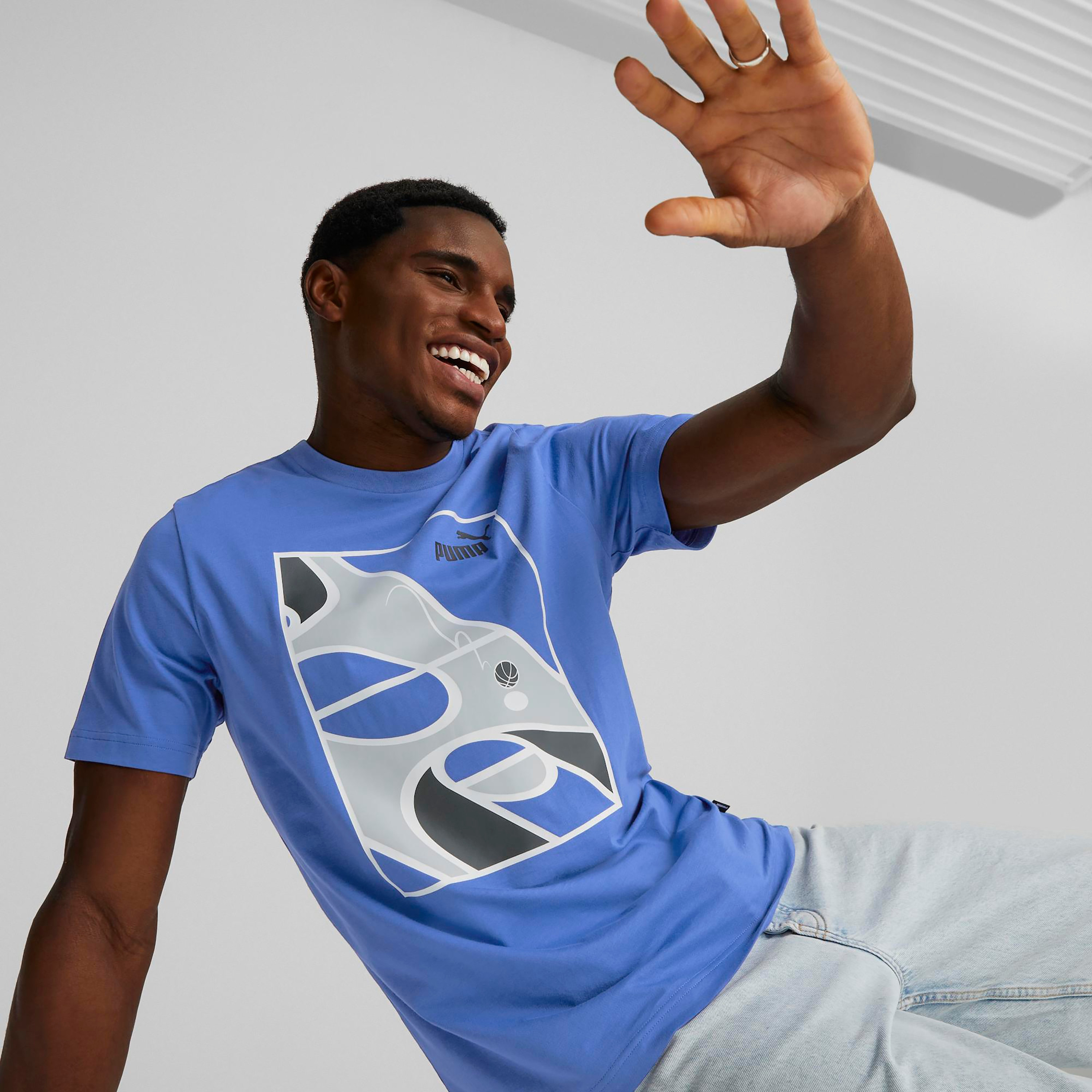 تي شيرت من بوما جرافيكس كورت للرجال 67448101-men-clothing-sportswearandactivewear-tshirtsandpolos-image-11