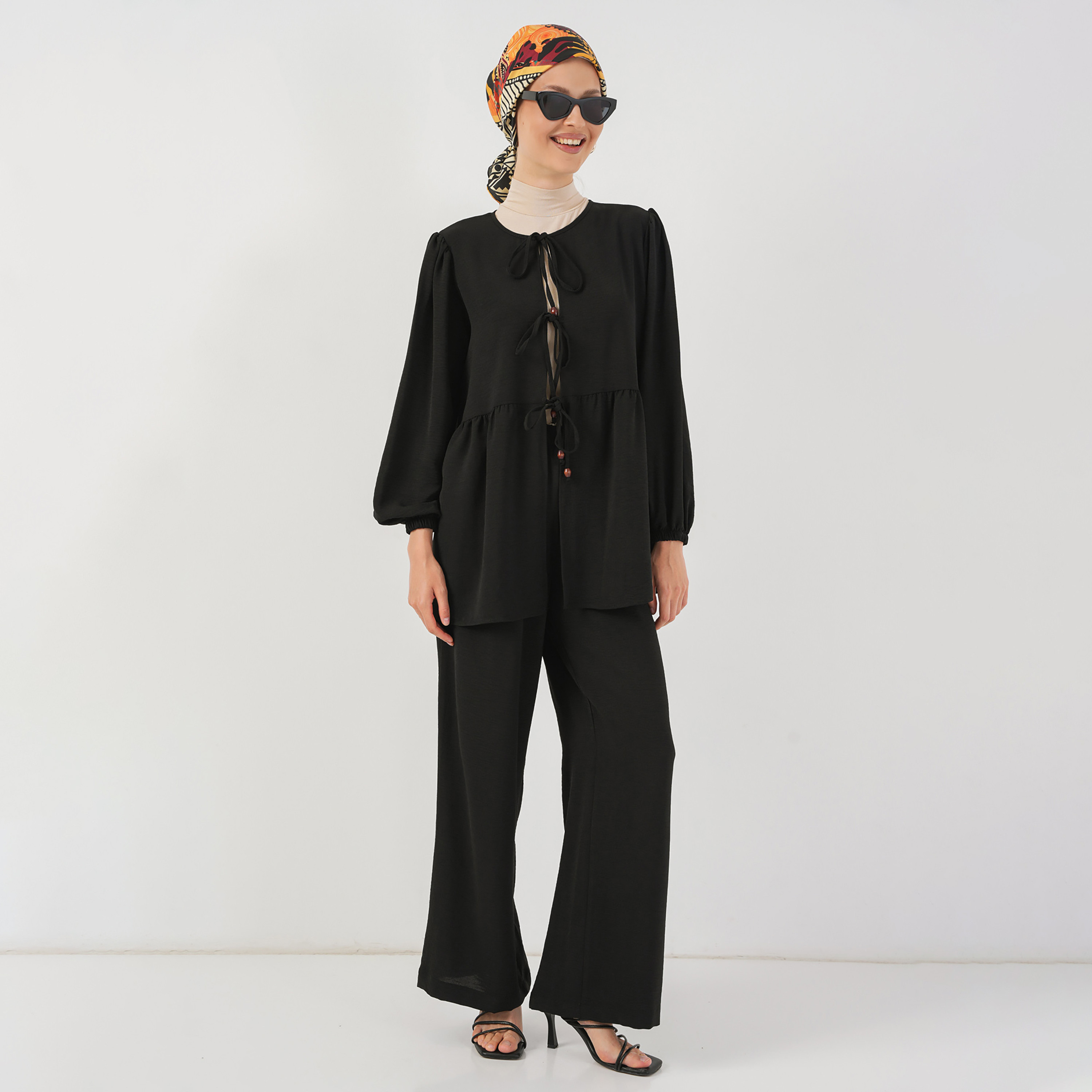 طقم نسائي بلوزة وبنطال باللون الأسود من بيجدارت-women-clothing-coordsets-image-1
