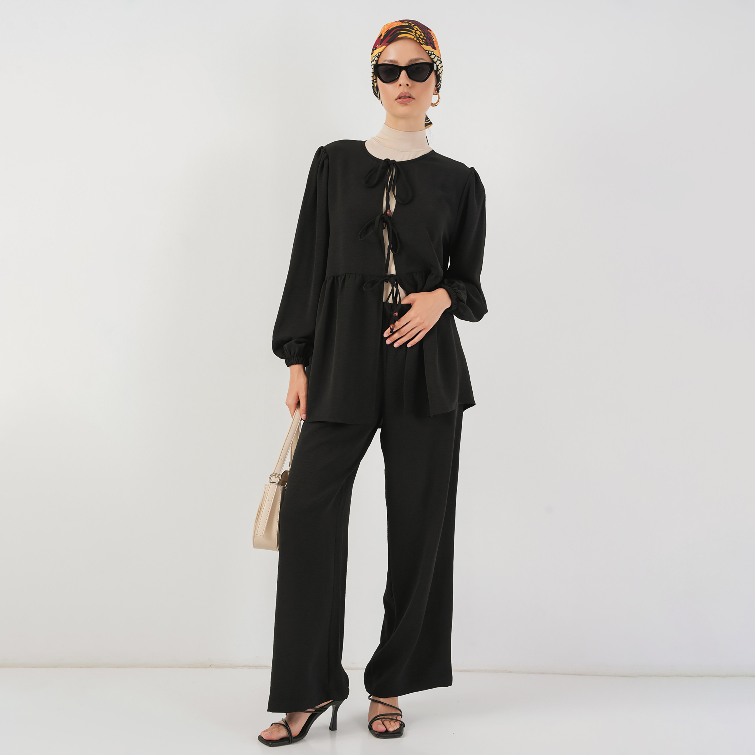 طقم نسائي بلوزة وبنطال باللون الأسود من بيجدارت-women-clothing-coordsets-image-2