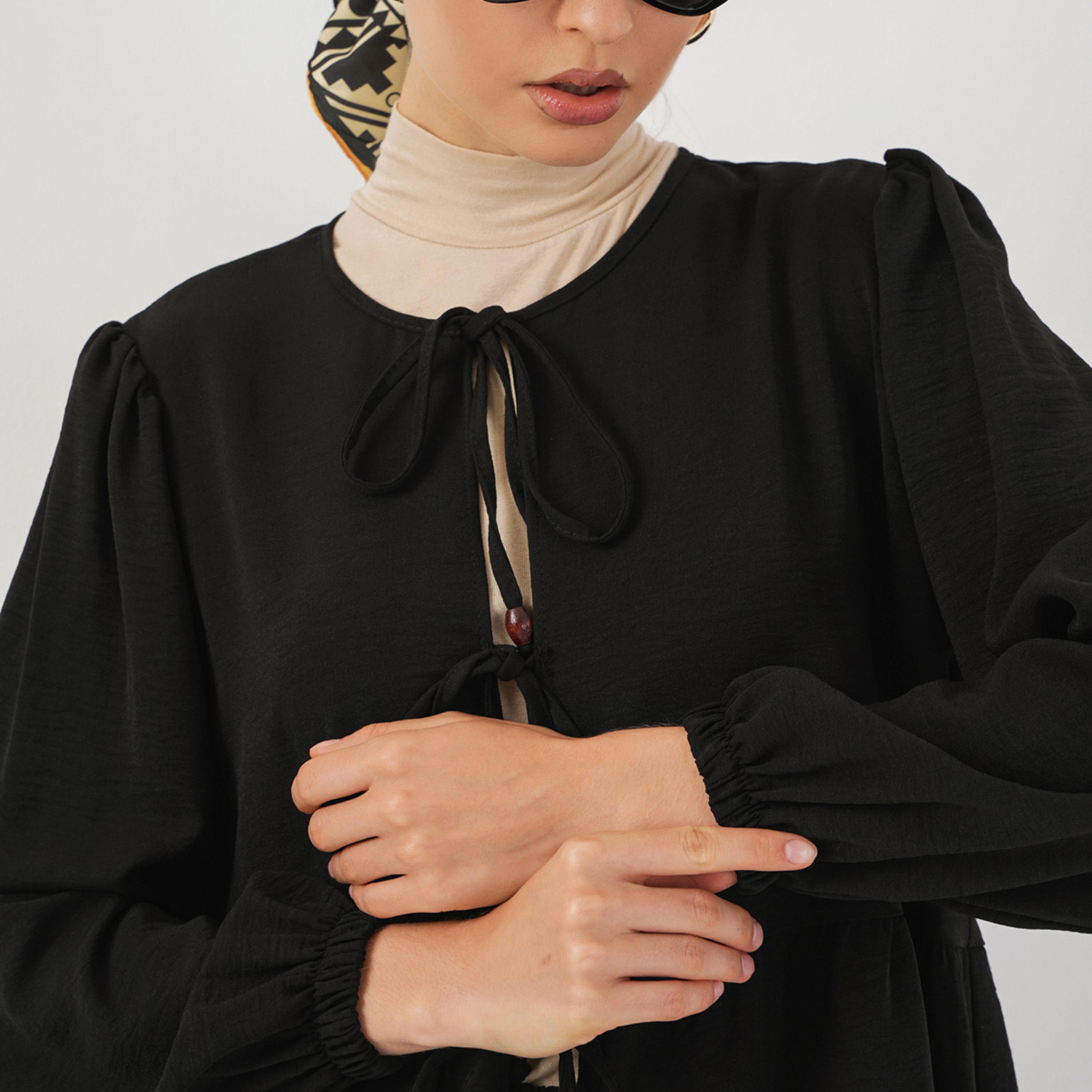 طقم نسائي بلوزة وبنطال باللون الأسود من بيجدارت-women-clothing-coordsets-image-4
