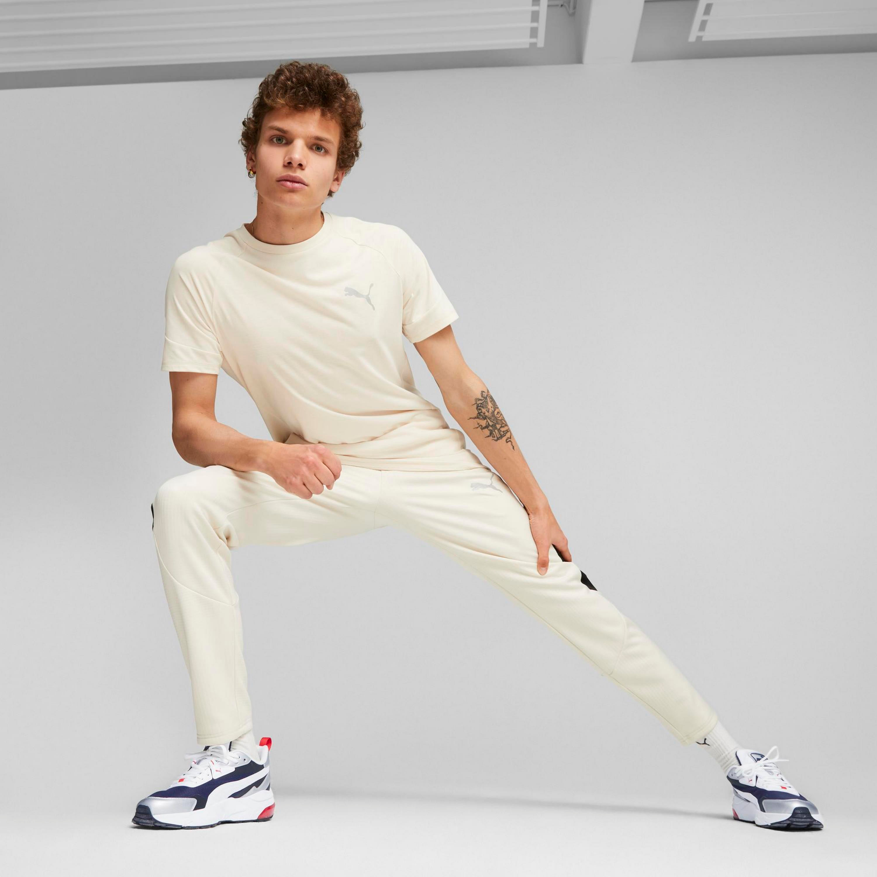 تي شيرت من بوما إفسترايف للرجال | 675928-men-clothing-sportswearandactivewear-tshirtsandpolos-image-2
