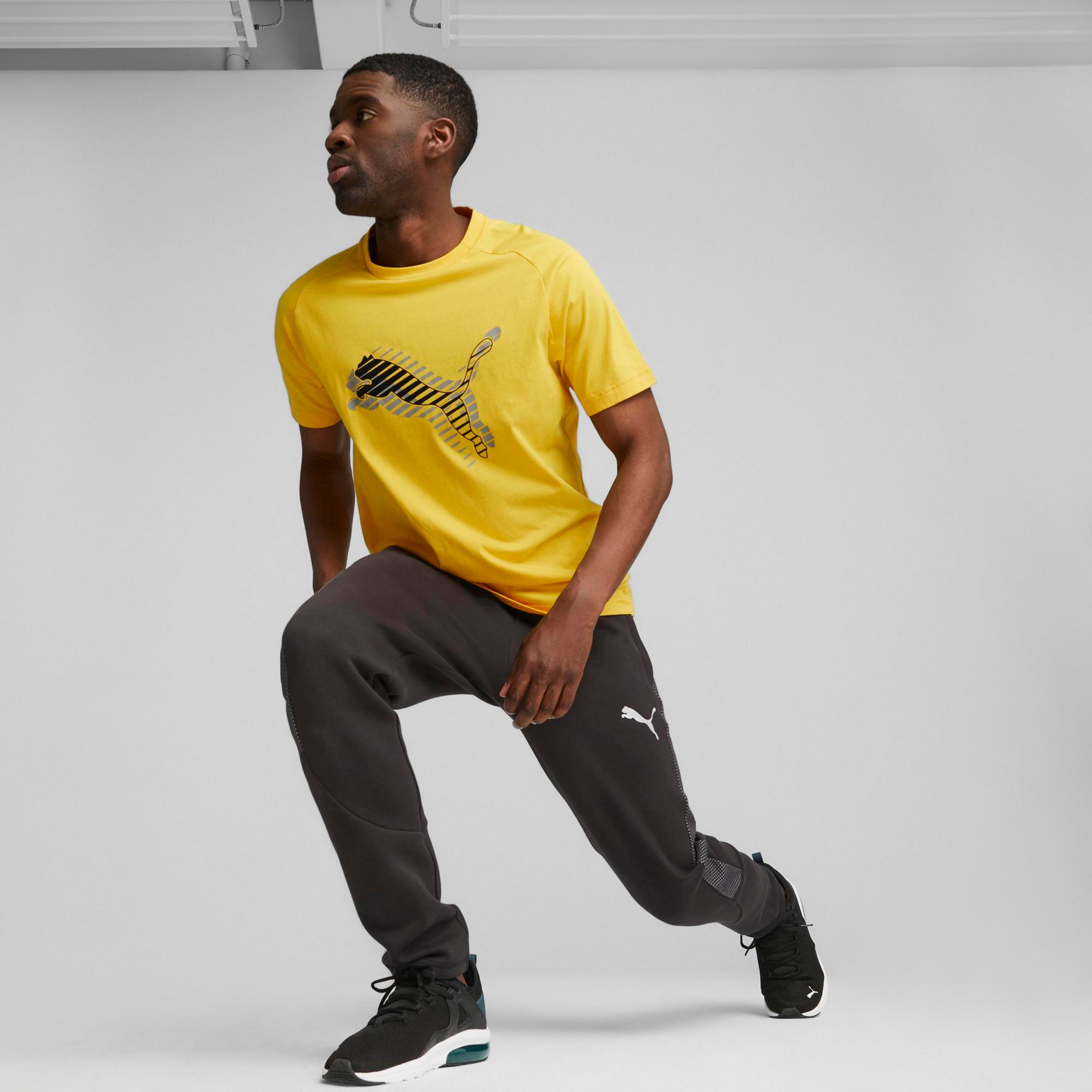 تيشيرت دينا ميكس جرافيك من بوما للرجال | 675937-men-clothing-sportswearandactivewear-tshirtsandpolos-image-6