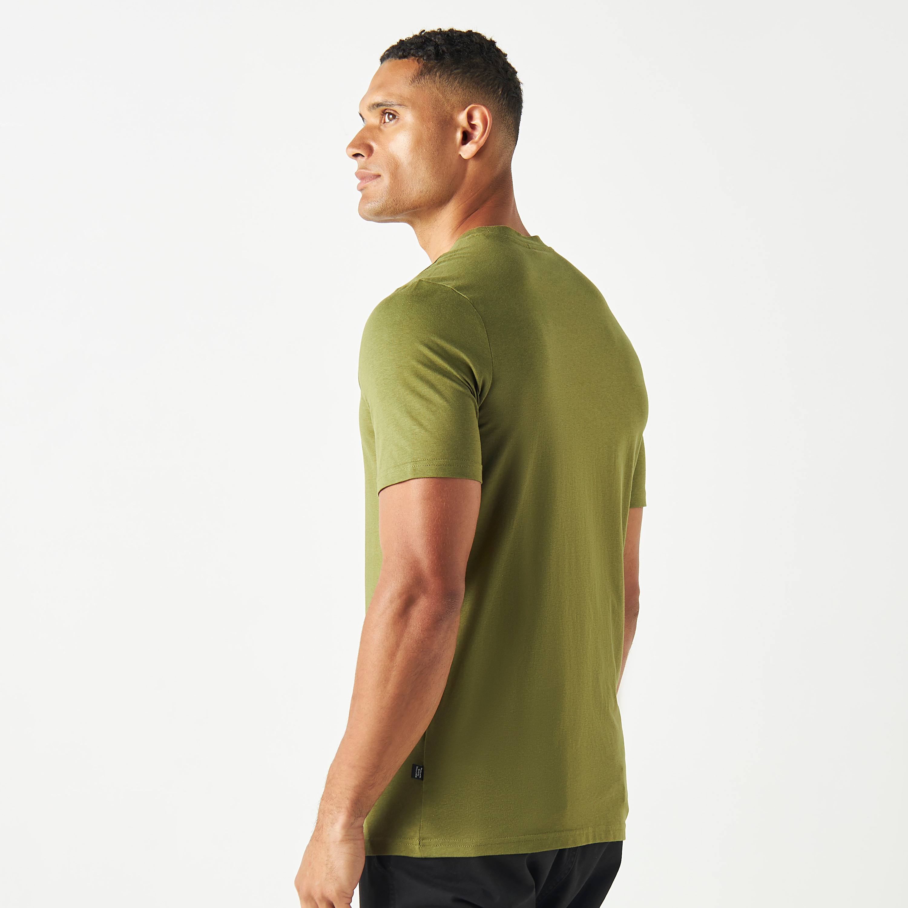 بوما تي شيرت بيتر ايسنشالز للرجال 675977 |OE-men-clothing-sportswearandactivewear-tshirtsandpolos-image-12