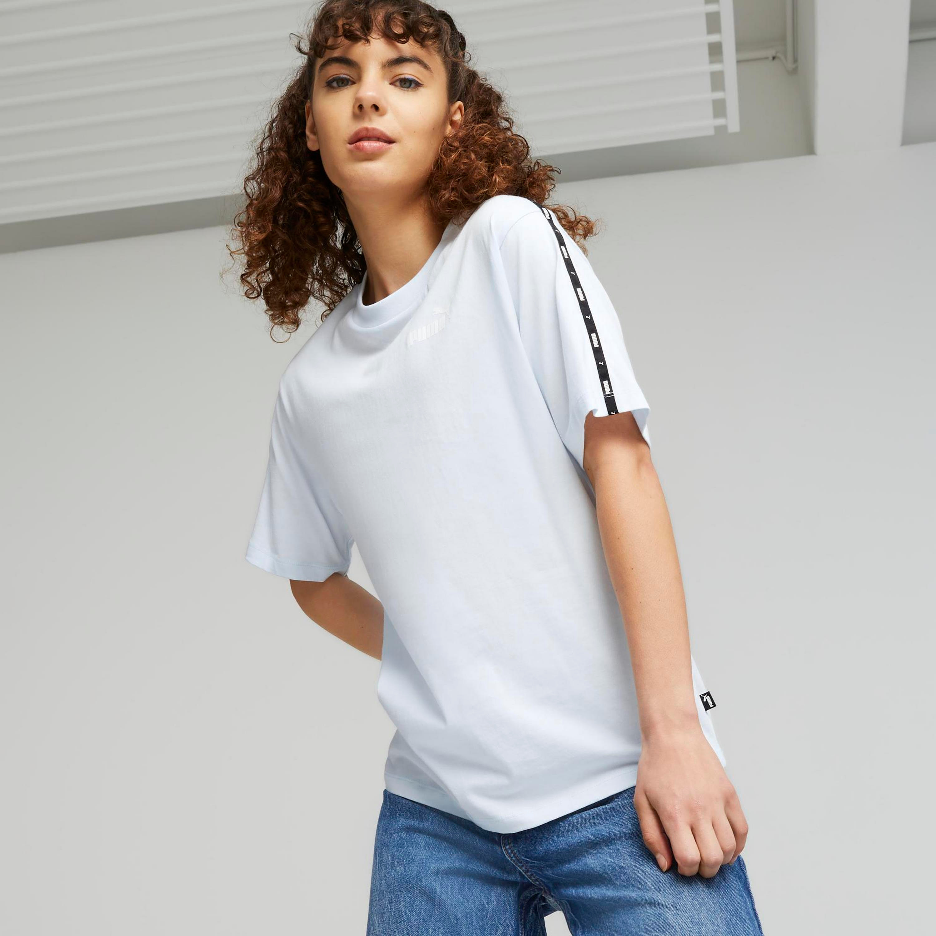 بوما تي شيرت اسينشالز بخط جانبي للنساء 675994 |OE-women-clothing-tshirts-image-3