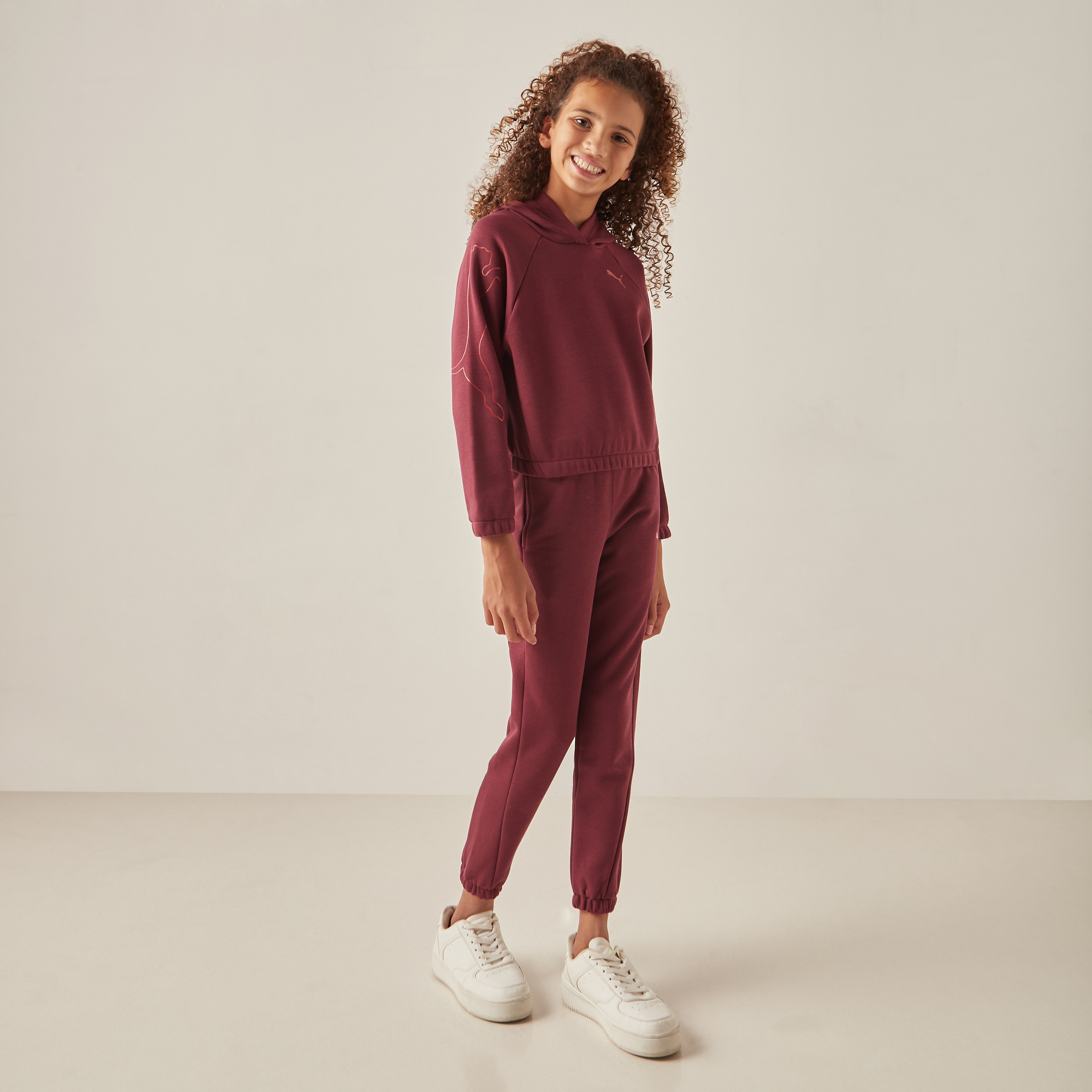 بنطلون رياضي بخصر مطّاطي وجيوب وطبعات شعار من بوما-girls-clothing-sportswear-bottoms-image-2