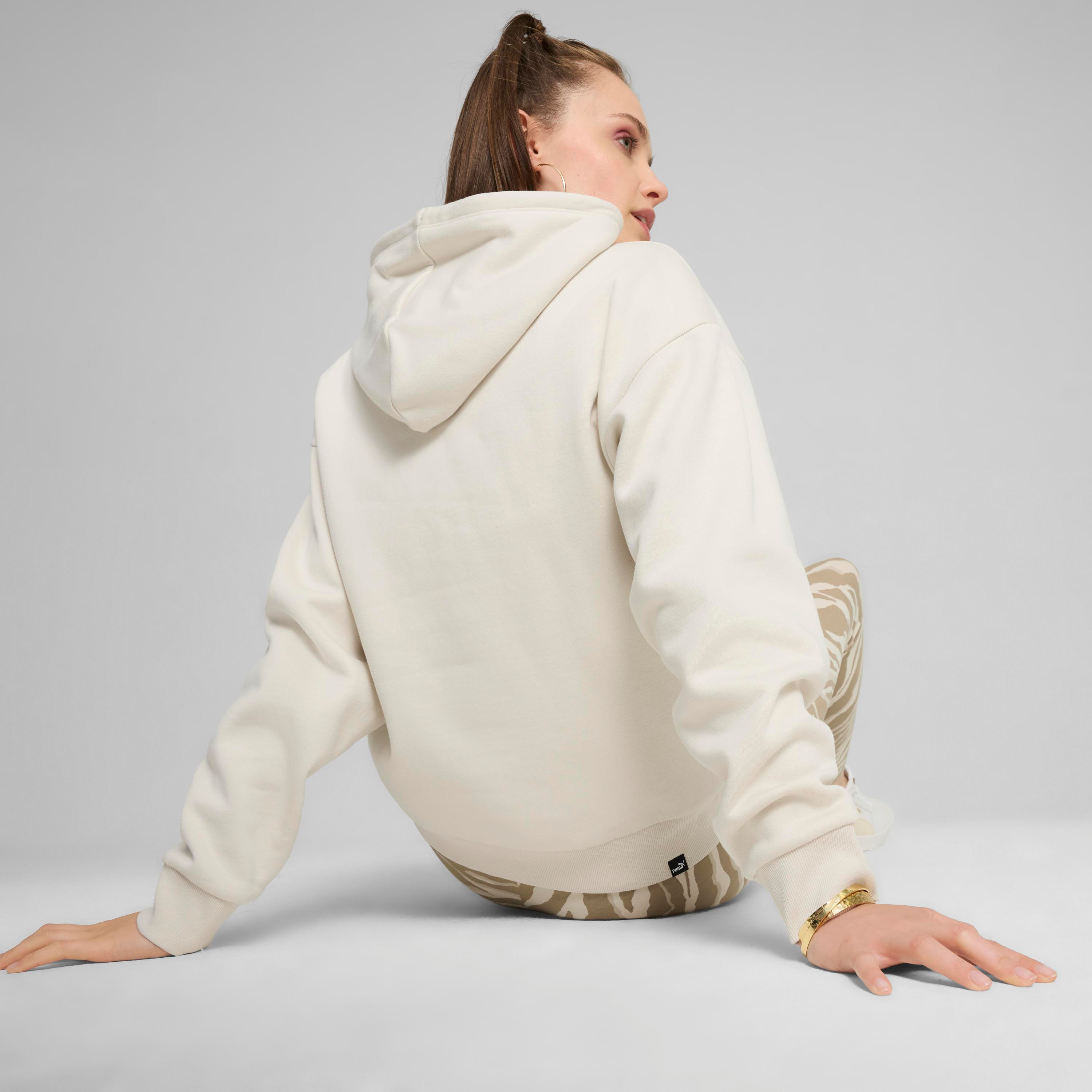 هودي إي اس اس+ أنيمال للنساء من بوما 68149287 | OE-sports-women-clothing-hoodiesandsweatshirts-image-5