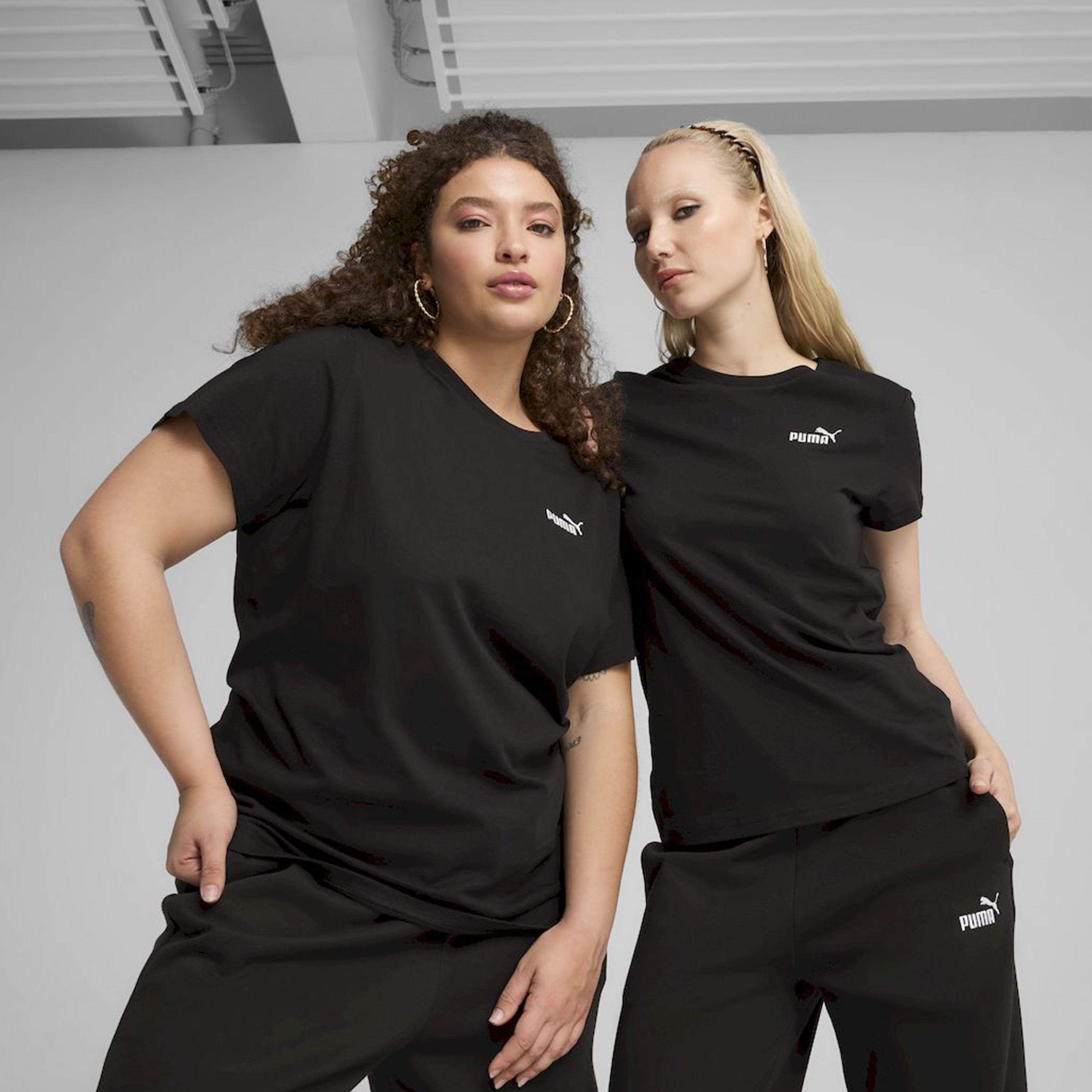 بوما- تيشيرت نسائي أساسي صغير بشعار رقم 1 682372 | OE-women-clothing-tshirts-image-2