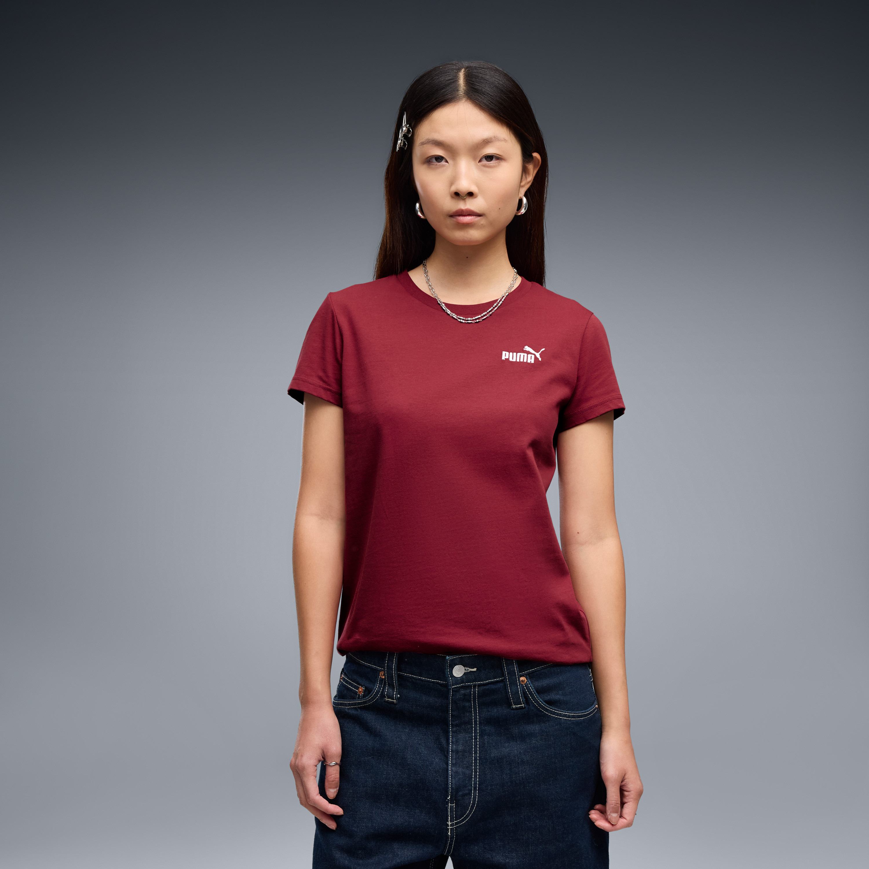 بوما- تيشيرت نسائي أساسي صغير بشعار رقم 1 682373 | OE-sports-women-clothing-tshirtsandvests-image-1