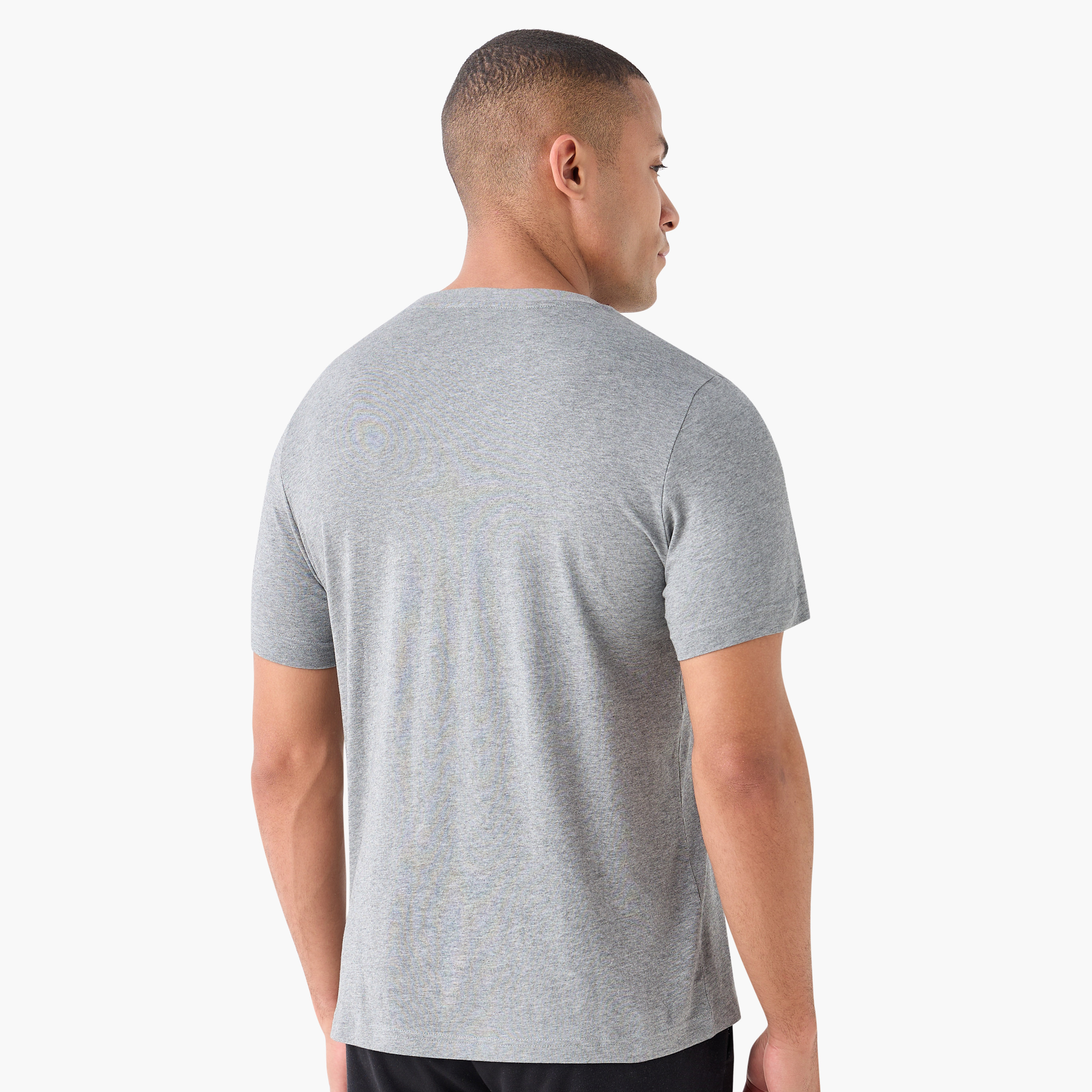 بوما - تيشيرت ايسينشال لوقو - للرجال 682532 | OE-men-clothing-sportswearandactivewear-tshirtsandpolos-image-13