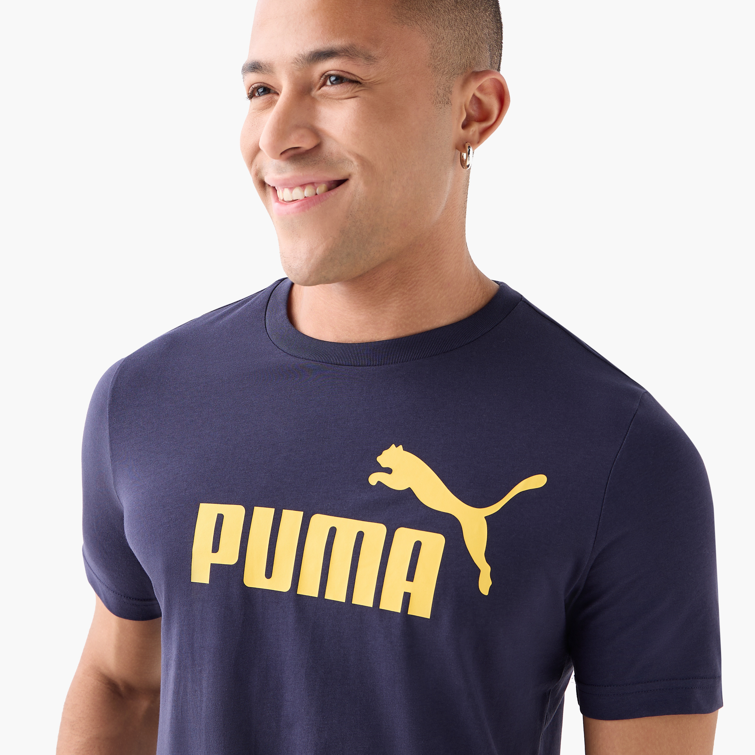 بوما - تيشيرت ايسينشال لوقو - للرجال 682533 | OE-men-clothing-sportswearandactivewear-tshirtsandpolos-image-4