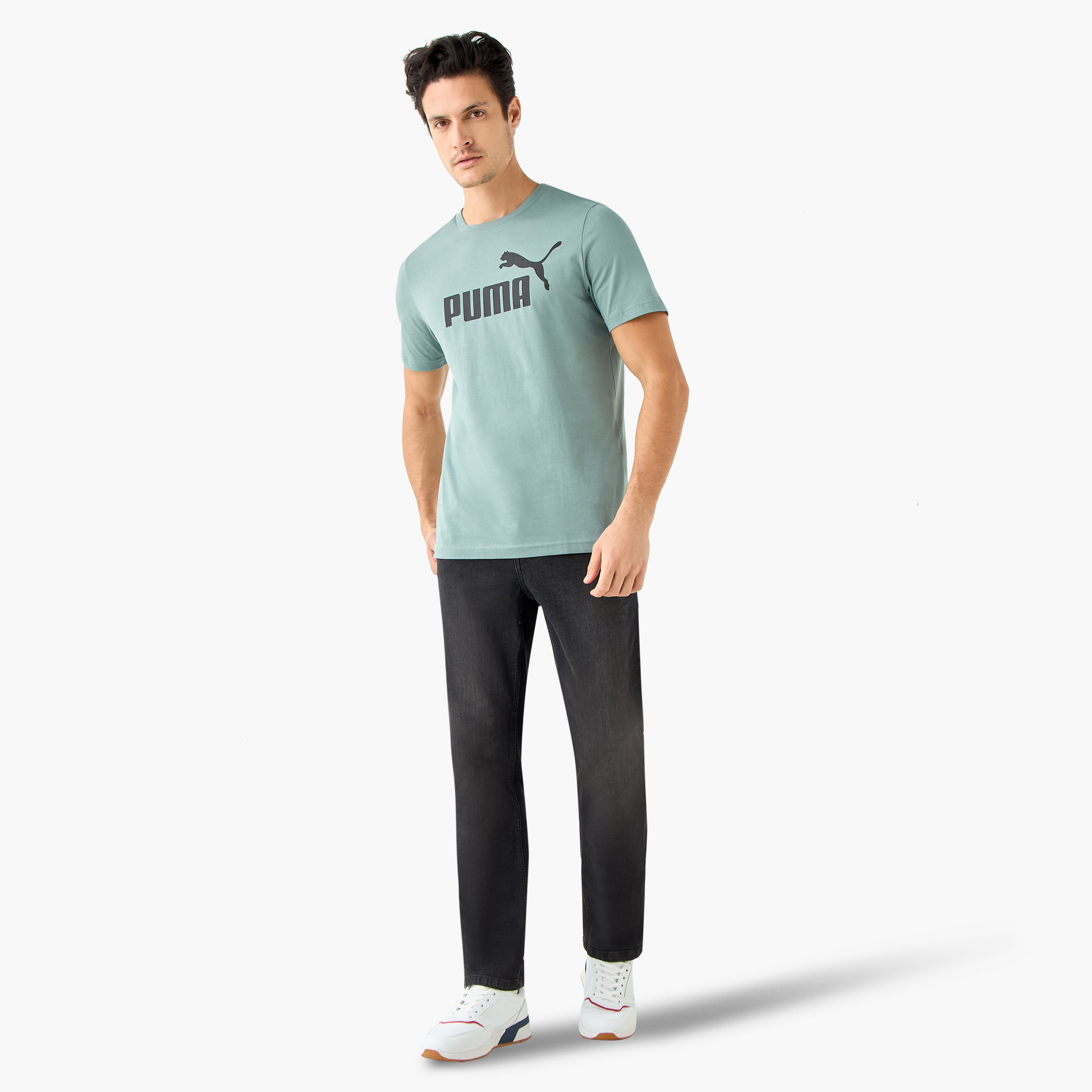 بوما - تيشيرت ايسينشال لوقو - للرجال 682533 | OE-men-clothing-sportswearandactivewear-tshirtsandpolos-image-7