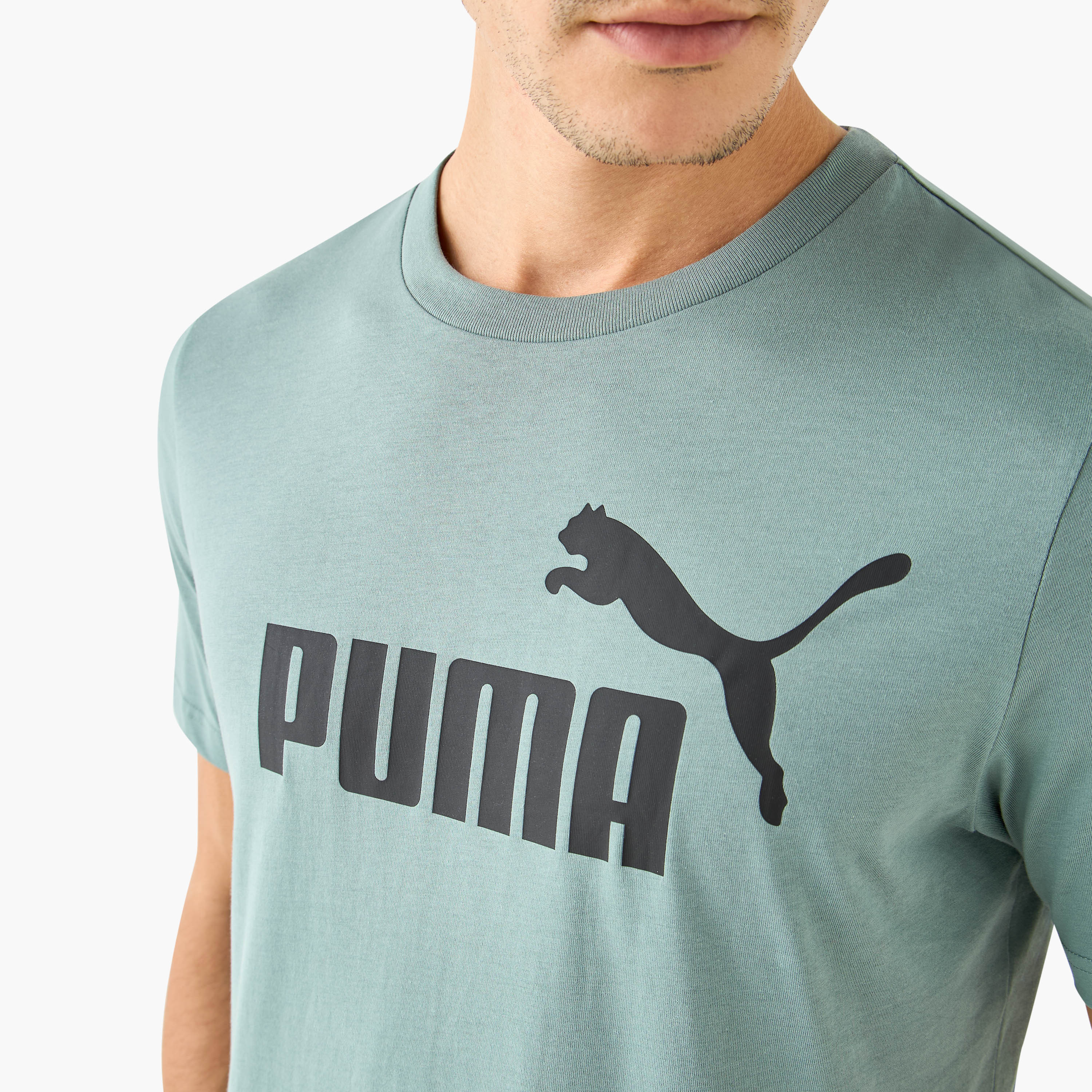 بوما - تيشيرت ايسينشال لوقو - للرجال 682533 | OE-men-clothing-sportswearandactivewear-tshirtsandpolos-image-9