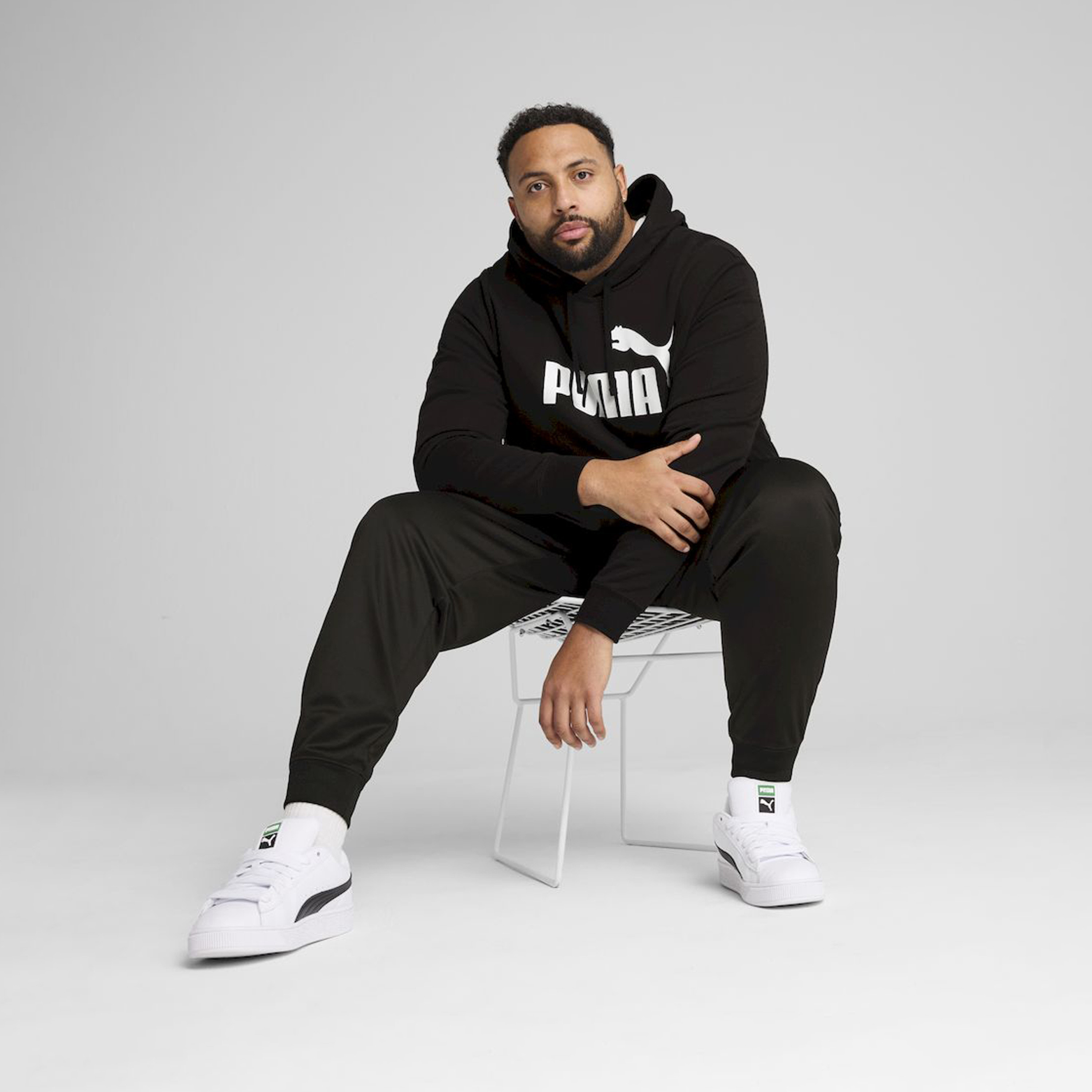بوما - هودي اسينشالز بشعار رقم 1 للرجال 682572 | OE-men-winterwear-hoodiesandsweatshirts-image-1