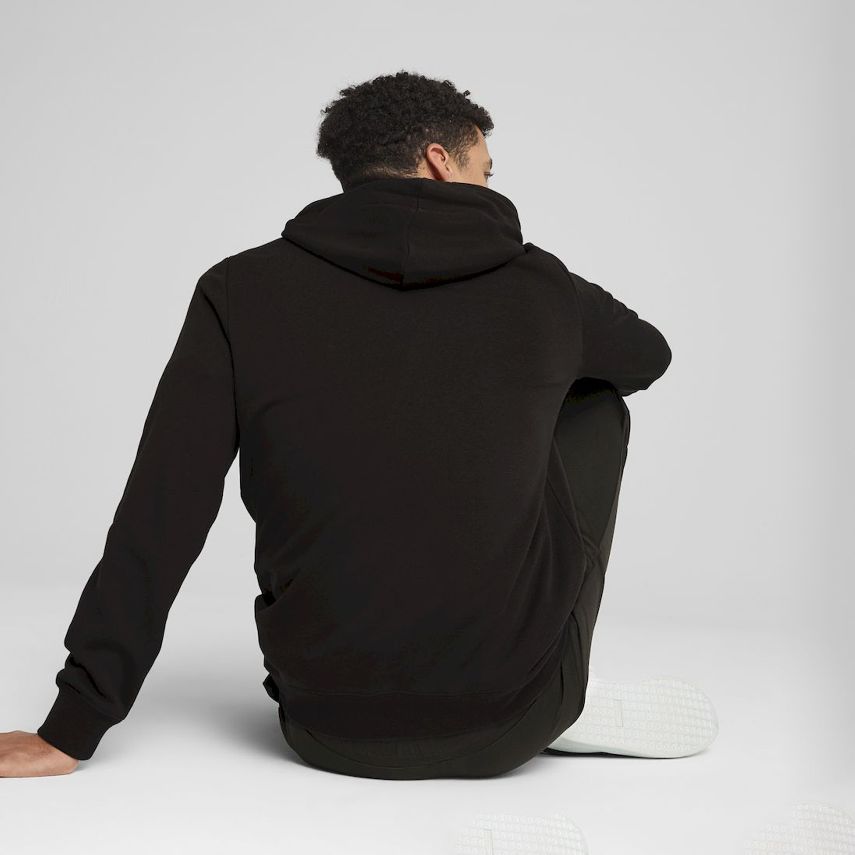 بوما - هودي اسينشالز بشعار رقم 1 للرجال 682572 | OE-men-winterwear-hoodiesandsweatshirts-image-4