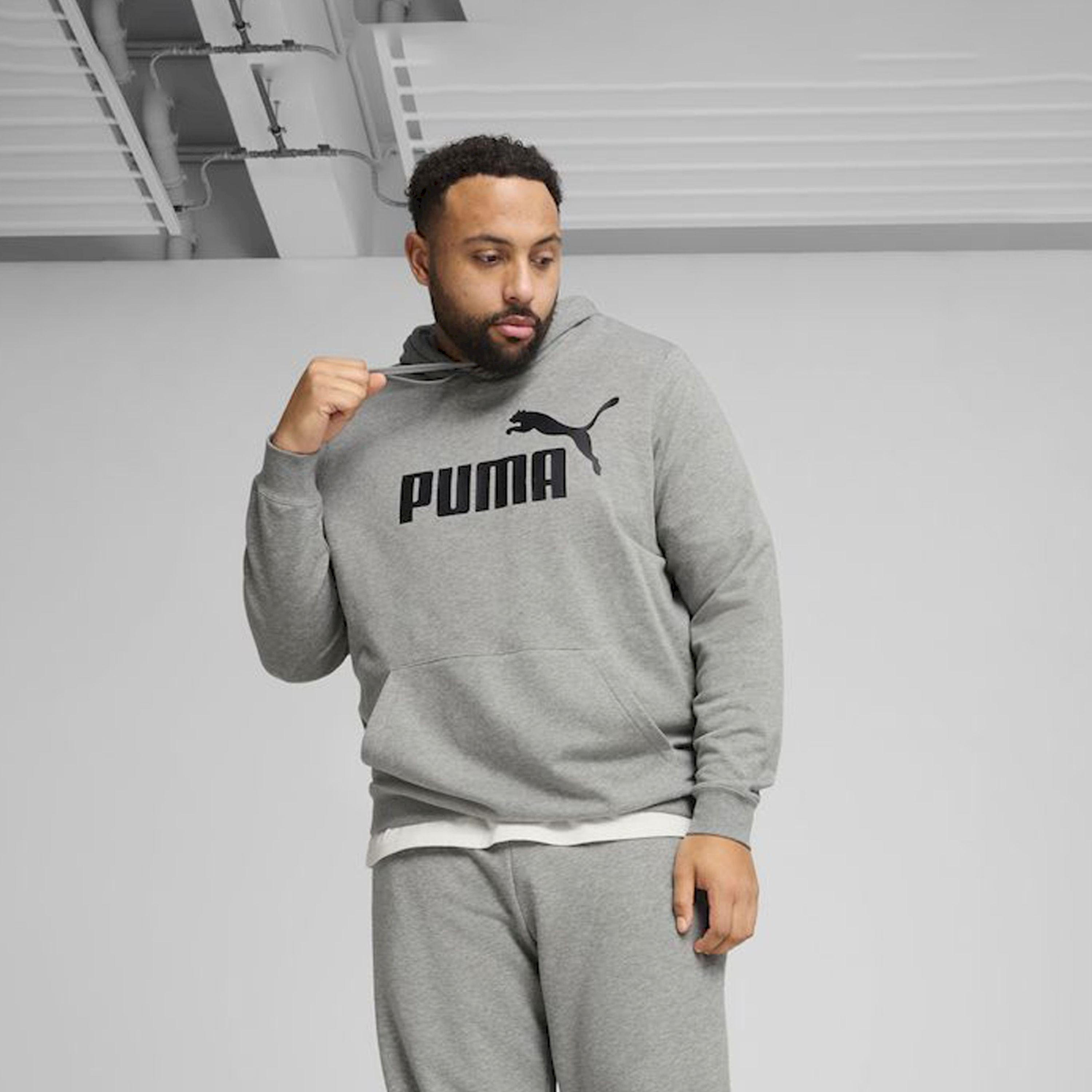 بوما - هودي اسينشالز بشعار رقم 1 للرجال 682572 | OE-men-winterwear-hoodiesandsweatshirts-image-8