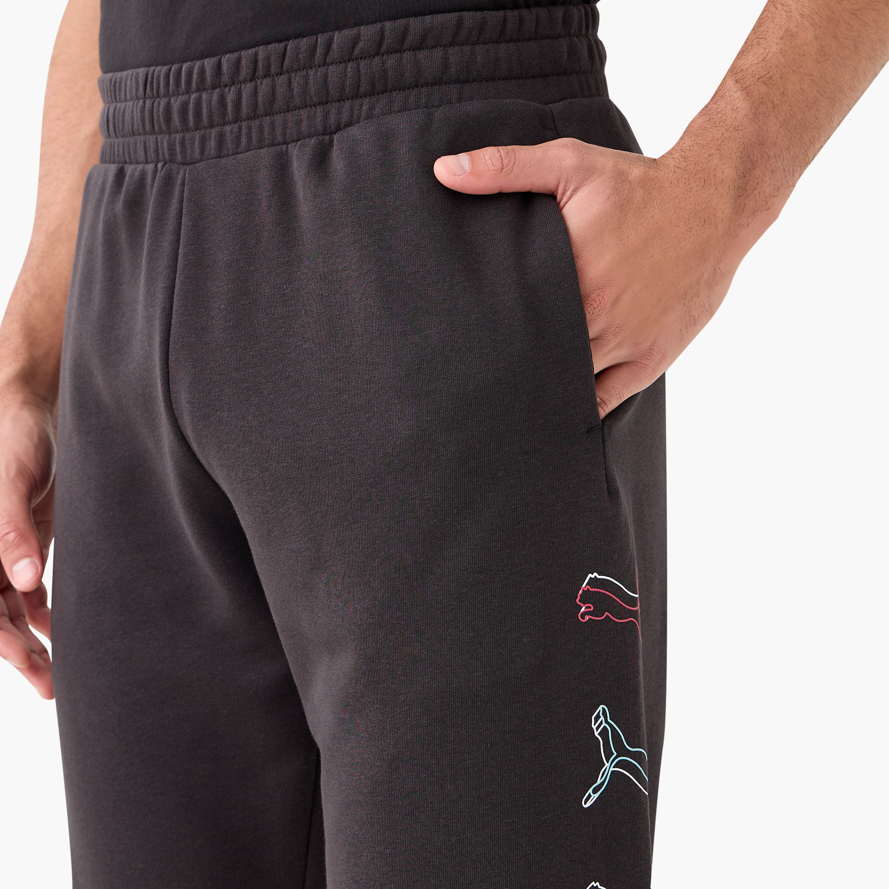 بوما - بنطال رياضي ايسينشال لوقو لاب اكسكيوشن - للرجال 684666 | OE-men-clothing-sportswearandactivewear-bottoms-image-4