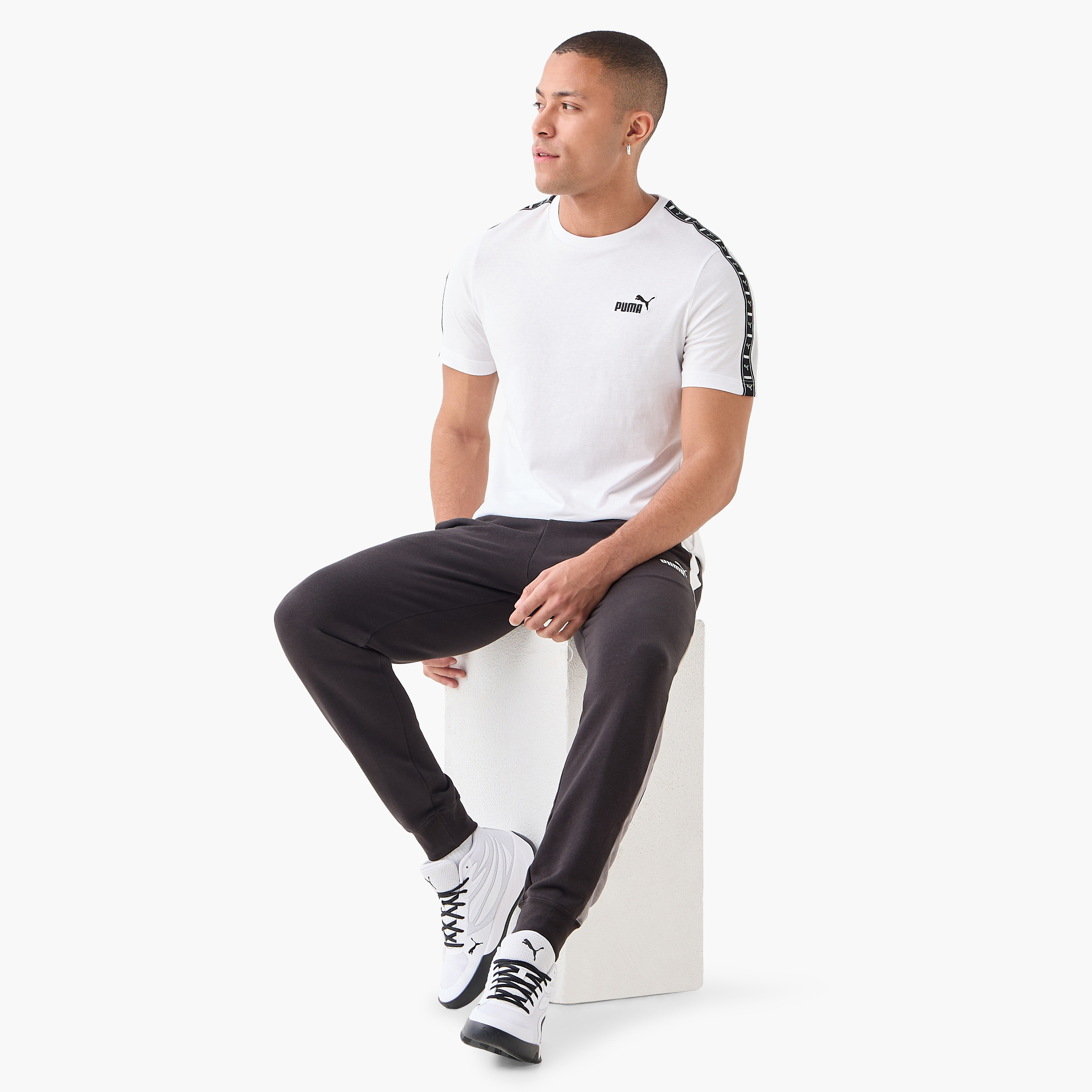 بوما - تيشيرت ايسينشال تاب - للرجال 684674 | OE-men-clothing-sportswearandactivewear-tshirtsandpolos-image-4
