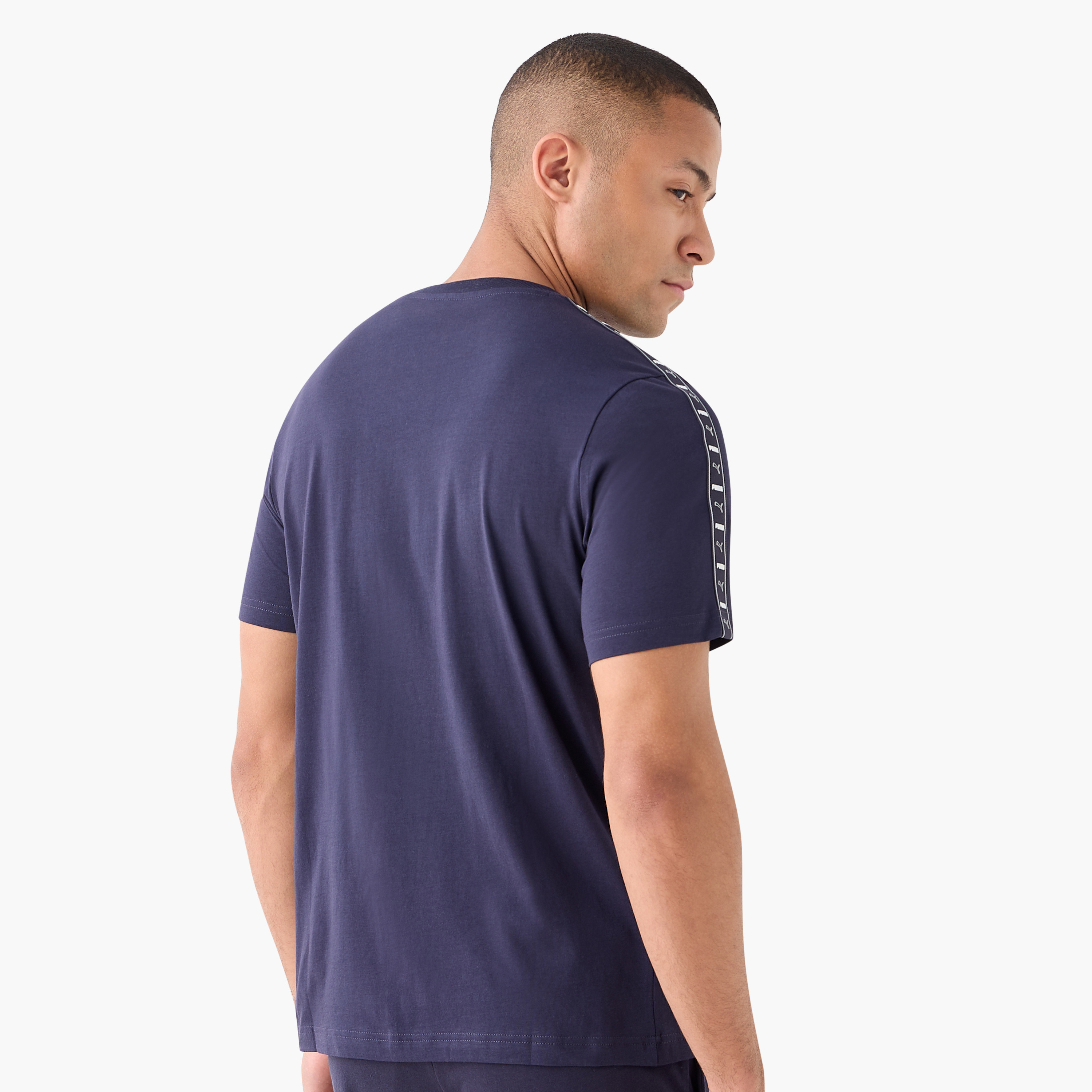 بوما - تيشيرت ايسينشال تاب - للرجال 684674 | OE-men-clothing-sportswearandactivewear-tshirtsandpolos-image-10