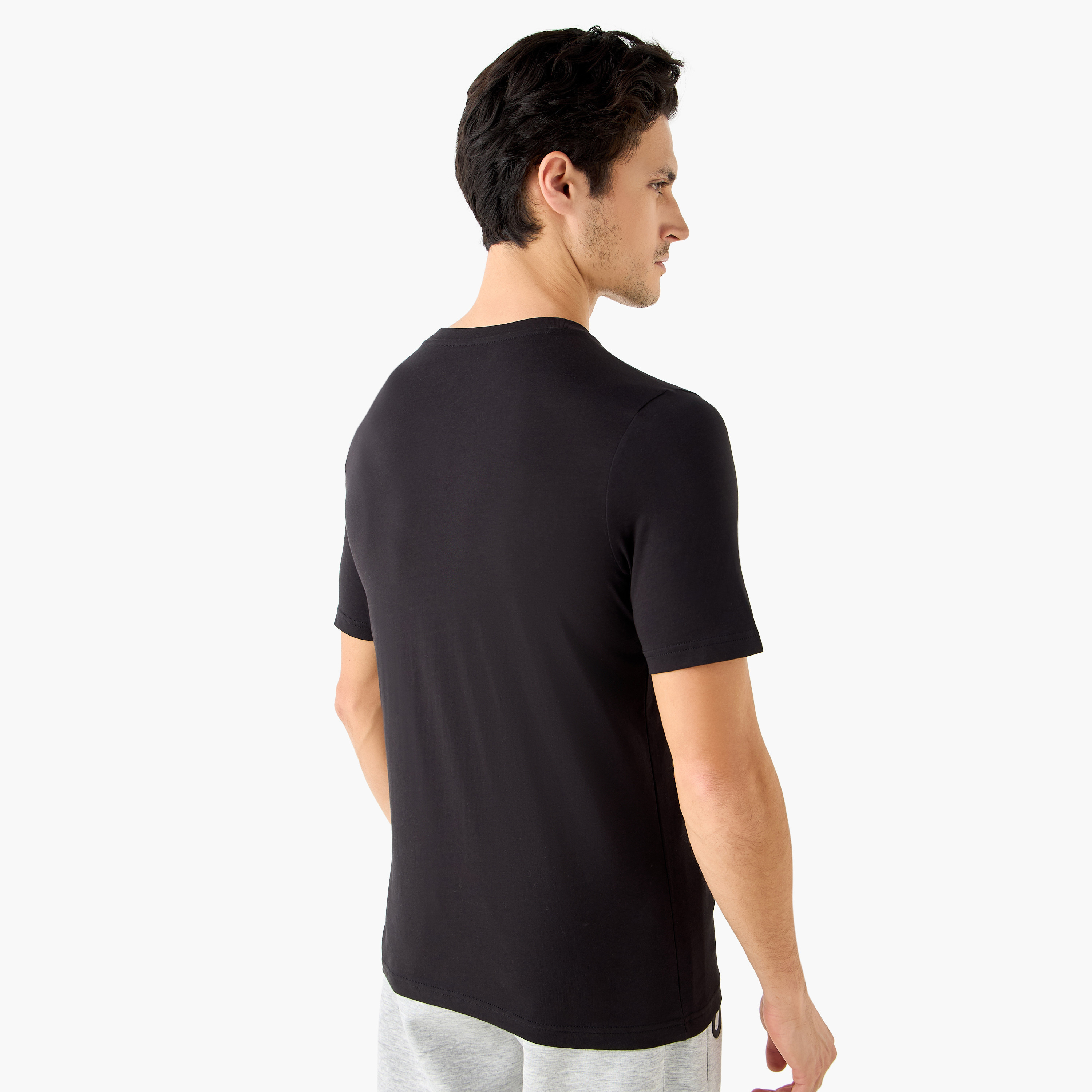 بوما - تيشيرت ايسينشال بلوك - للرجال 684685 | OE-men-clothing-sportswearandactivewear-tshirtsandpolos-image-3