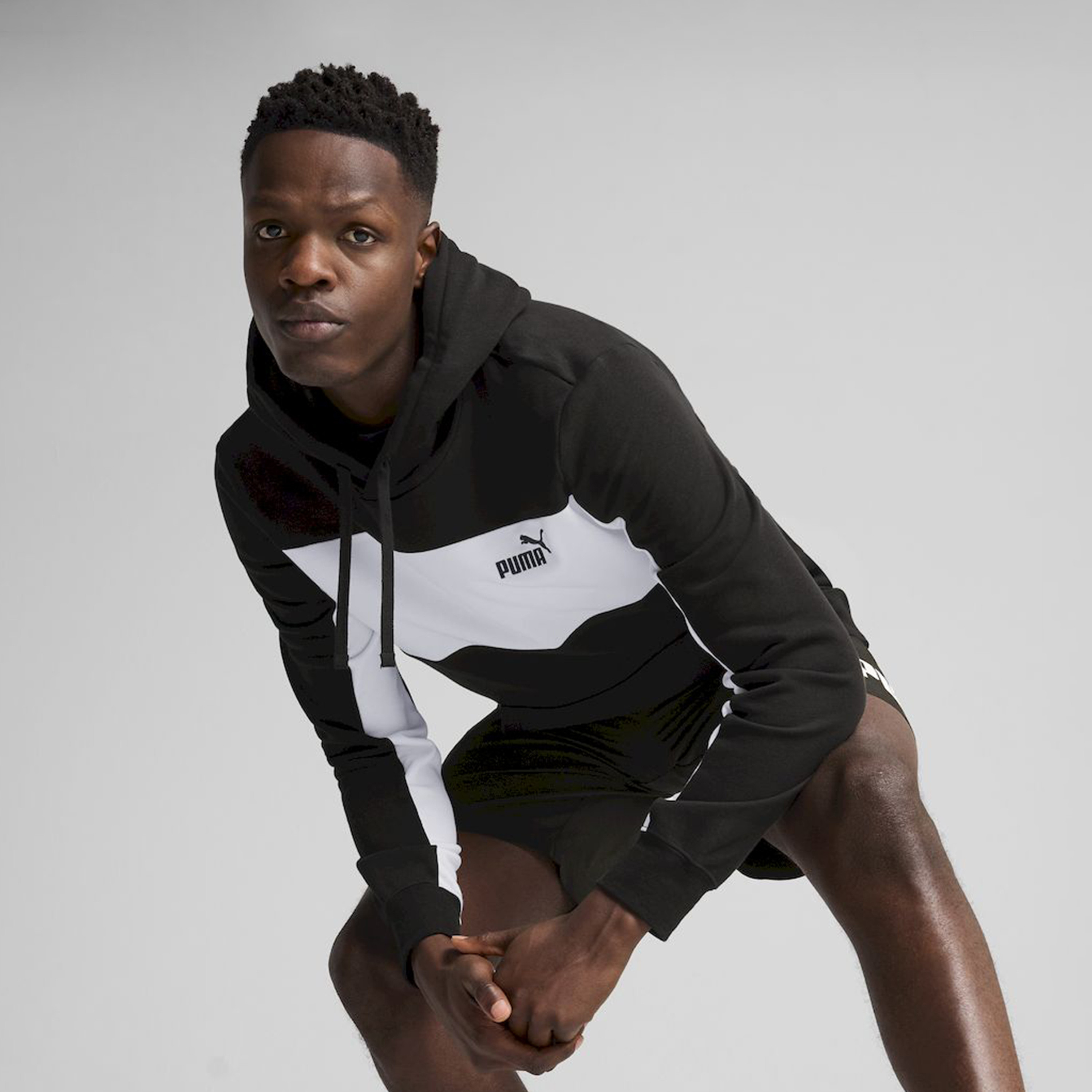 بوما- هودي رجالي من مجموعة اسنشيالز 684687 | OE-men-winterwear-hoodiesandsweatshirts-image-1