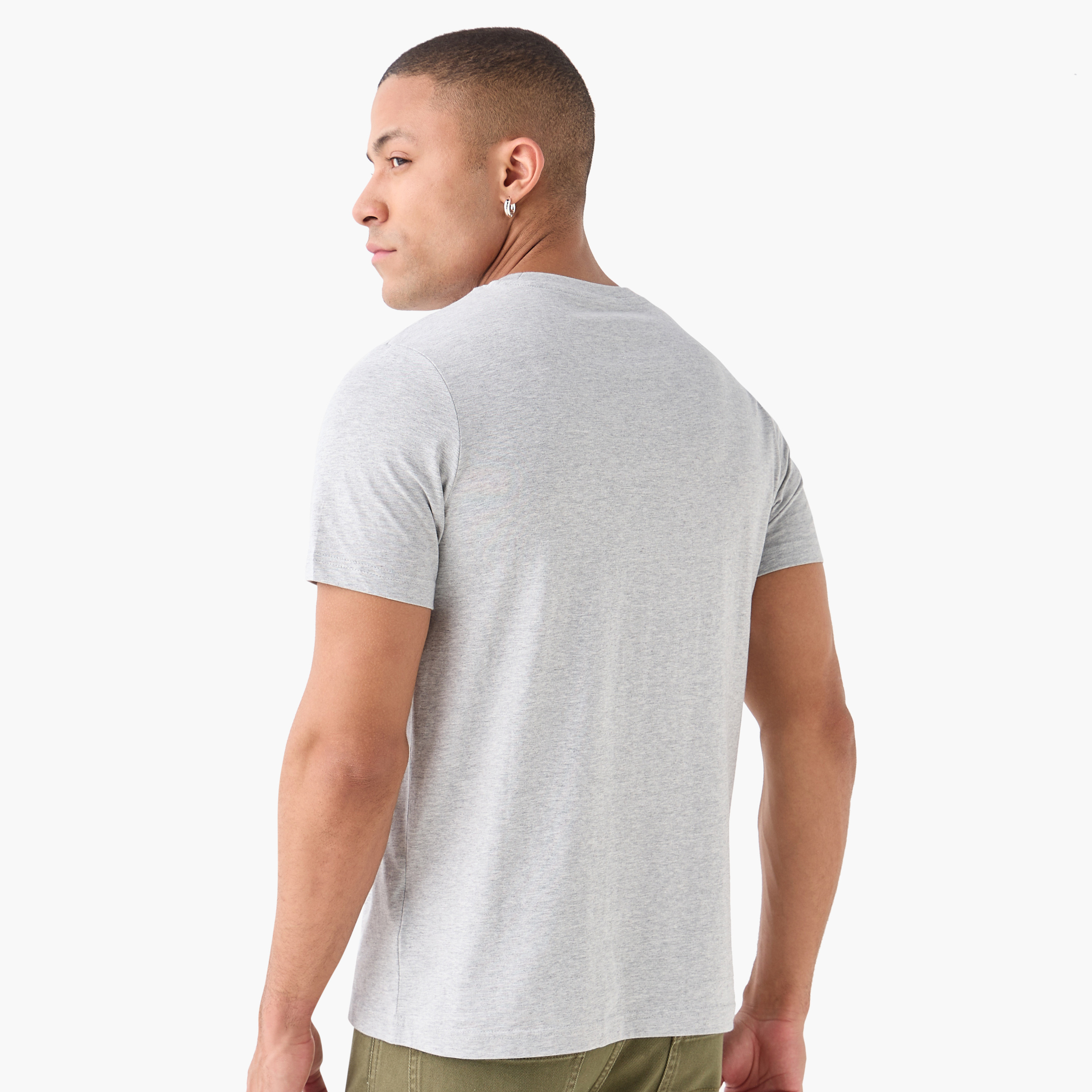 بوما - تيشيرت جرافيكس كات لوقو - للرجال 684823 | OE-men-clothing-sportswearandactivewear-tshirtsandpolos-image-3