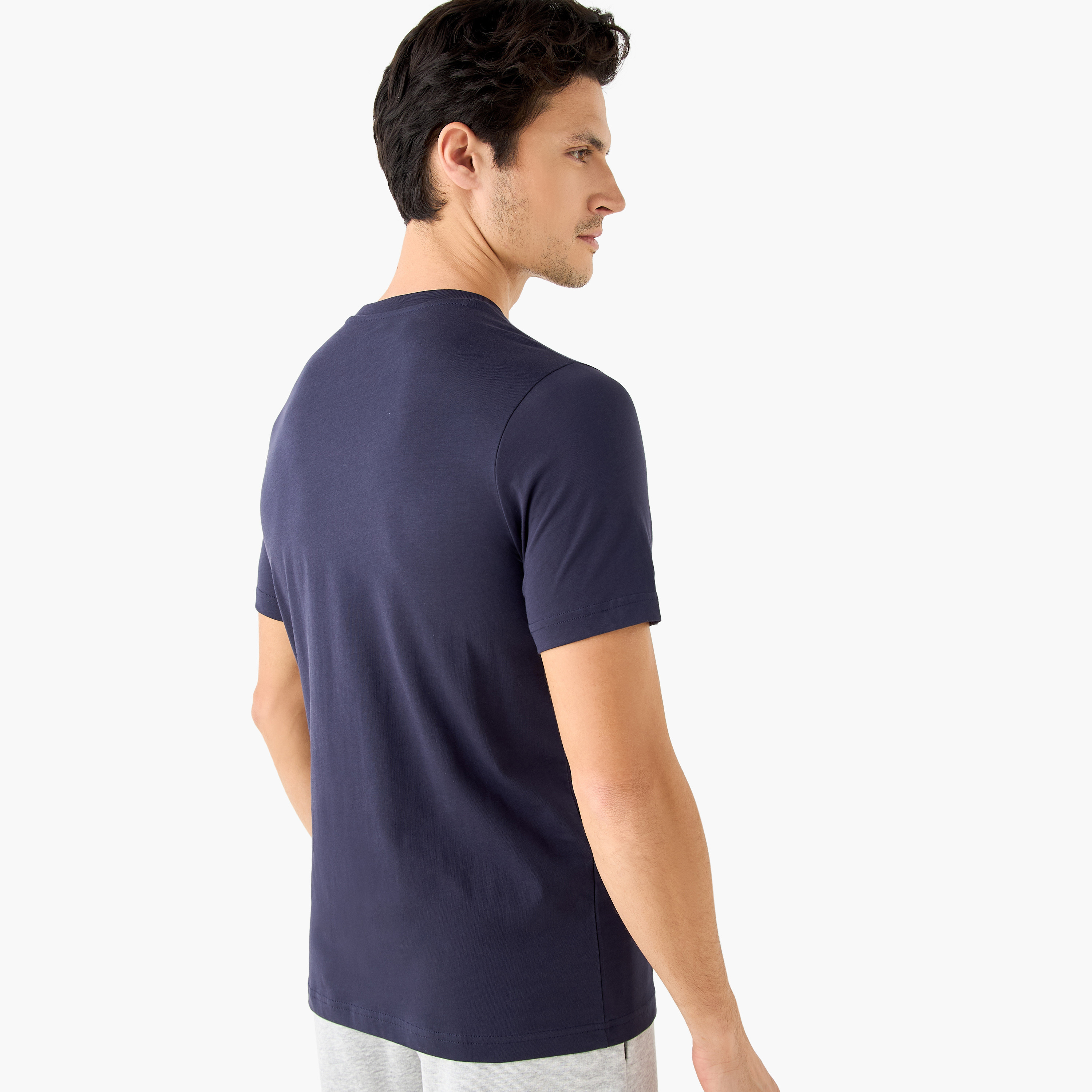 بوما - تيشيرت جرافيكس كات لوقو - للرجال 684823 | OE-men-clothing-sportswearandactivewear-tshirtsandpolos-image-8