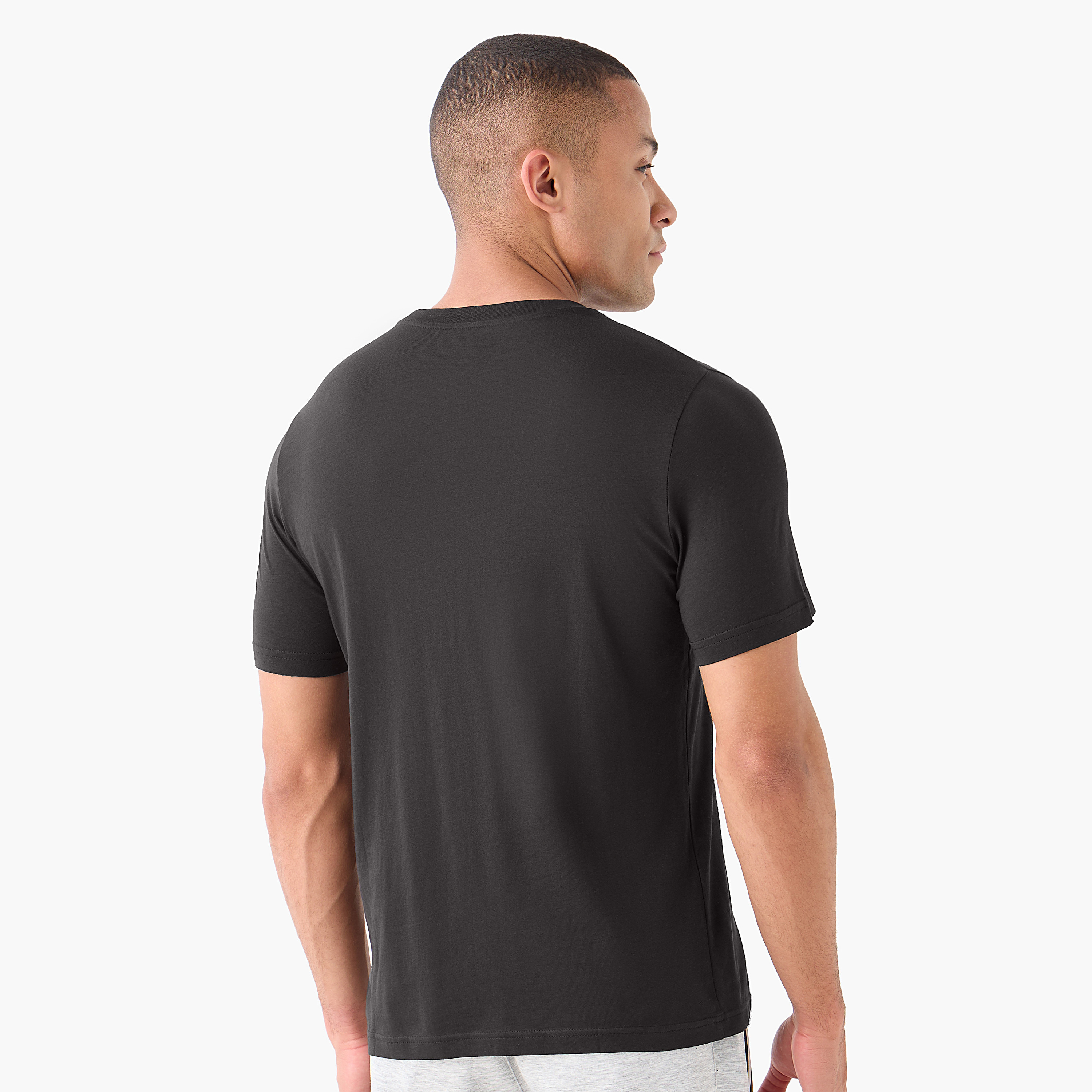 بوما - تيشيرت جرافيكس ماونتين - للرجال 684828 | OE-men-clothing-sportswearandactivewear-tshirtsandpolos-image-3