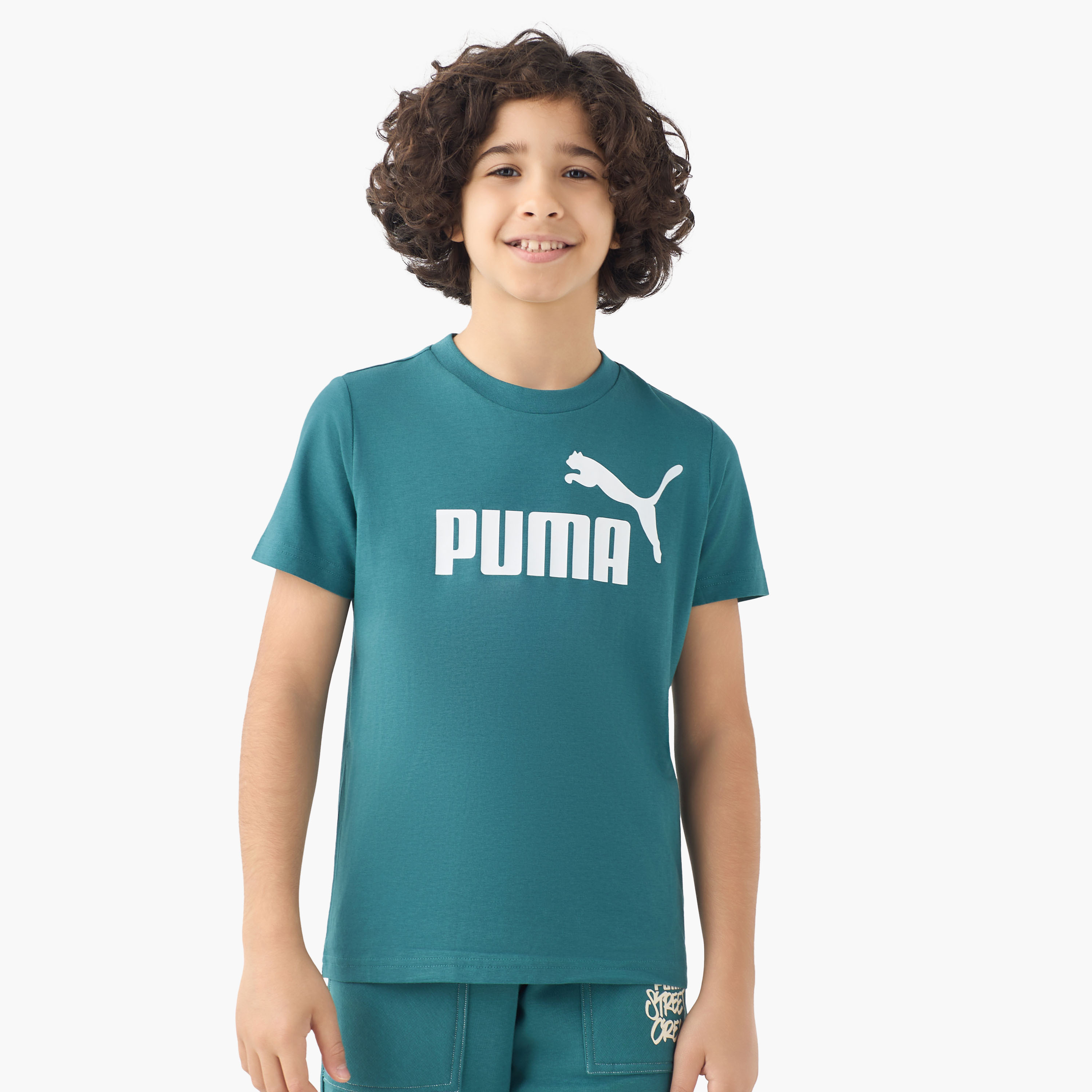 تيشيرت بياقة ضيقة وأكمام قصيرة وطبعات شعار من بوما-boys-clothing-sportswear-tops-image-4