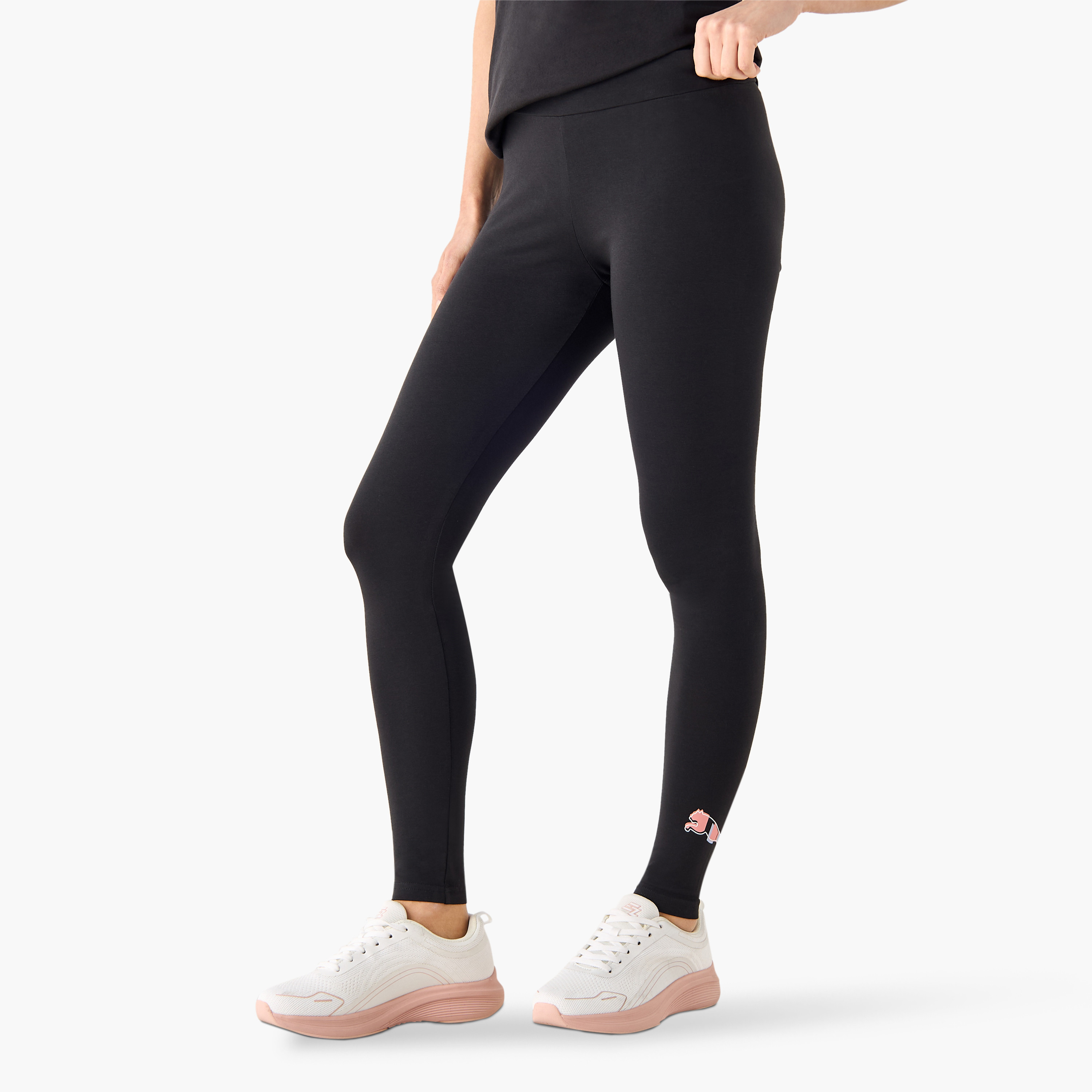 بنطال ضيق بشعار مختبر أساسيات للنساء من بوما 68499301 | OE-women-clothing-bottoms-leggings-image-1