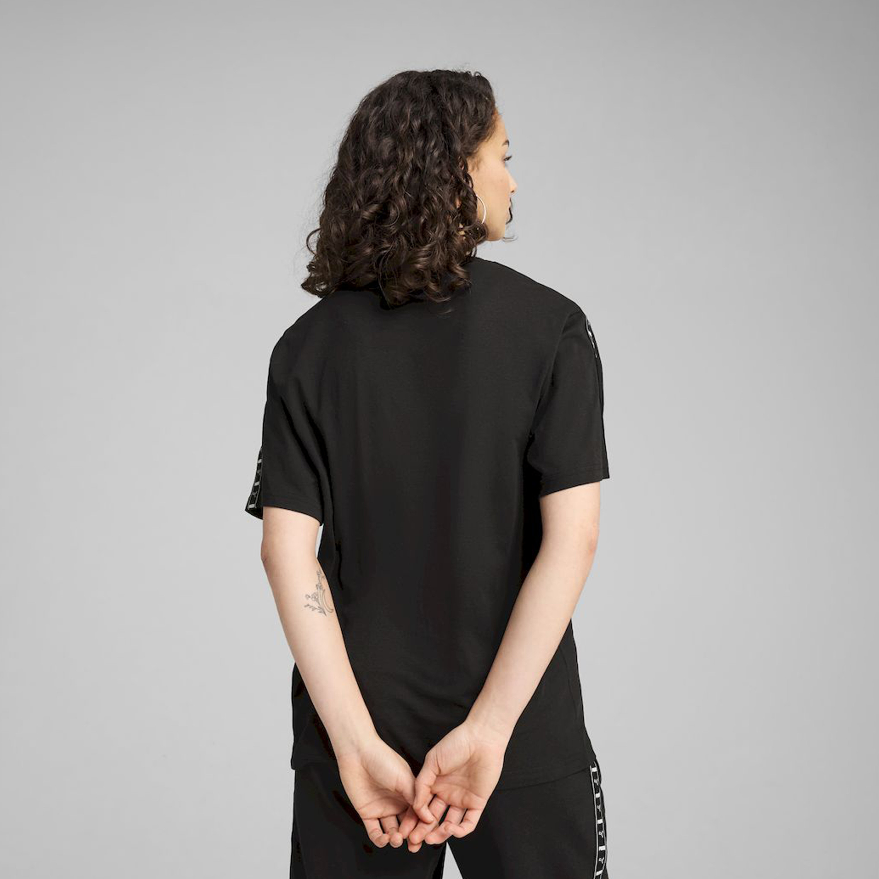 بوما- تيشيرت نسائي مريح بشريط أساسي 685009 | OE-women-clothing-tshirts-image-3