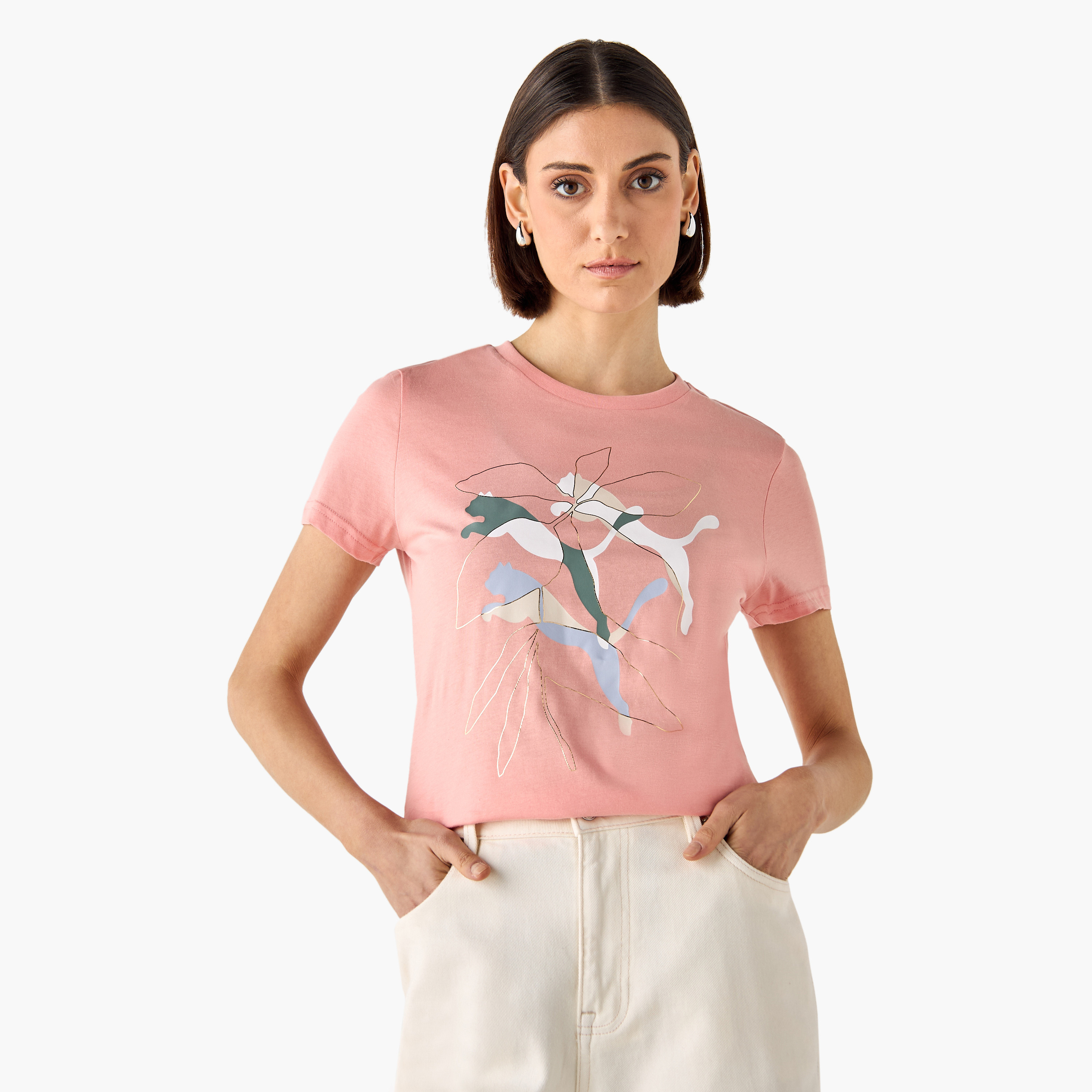 بوما - تيشيرت جرافيكس برانديد ليف - للنساء 685082 | OE-women-clothing-tshirts-image-1