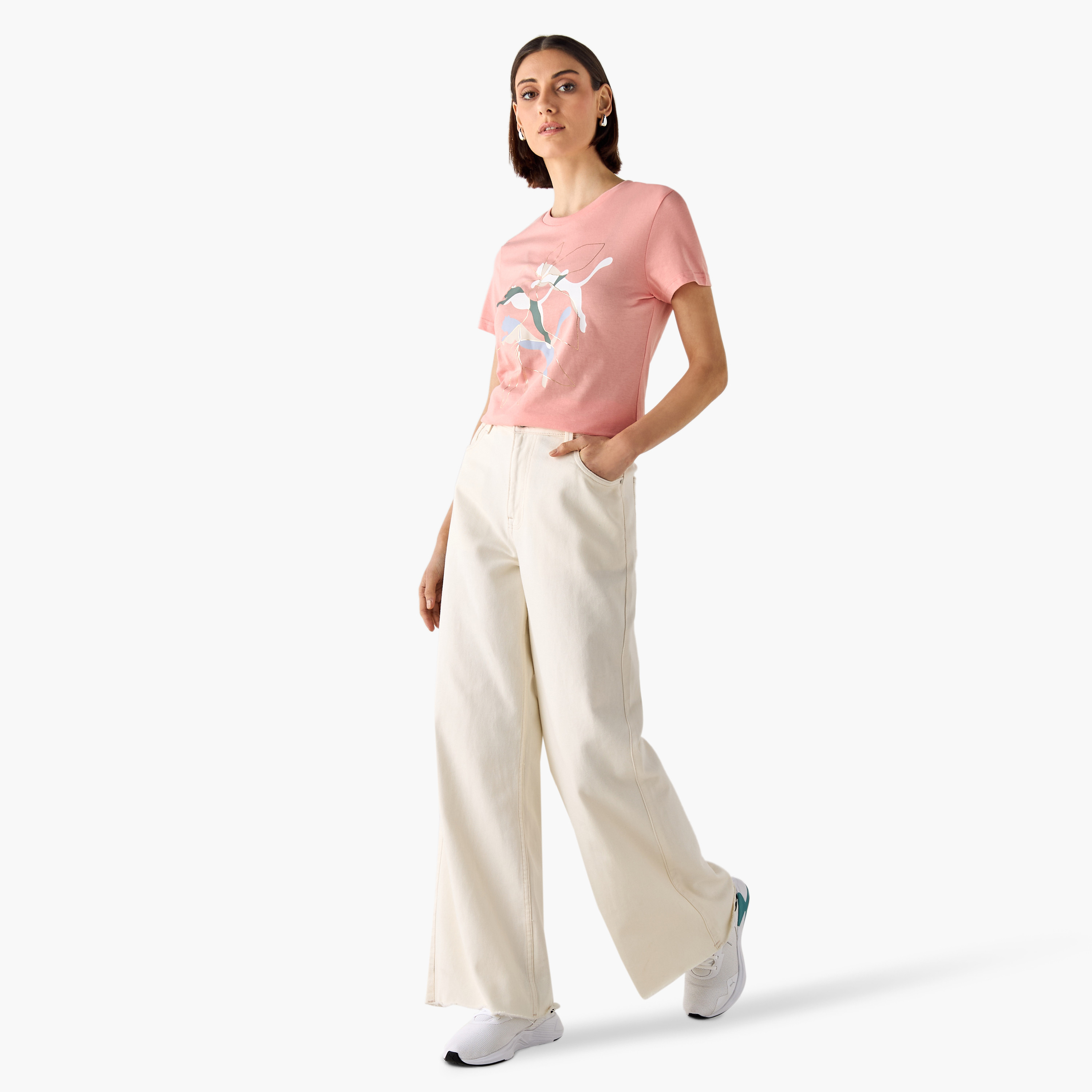 بوما - تيشيرت جرافيكس برانديد ليف - للنساء 685082 | OE-women-clothing-tshirts-image-2