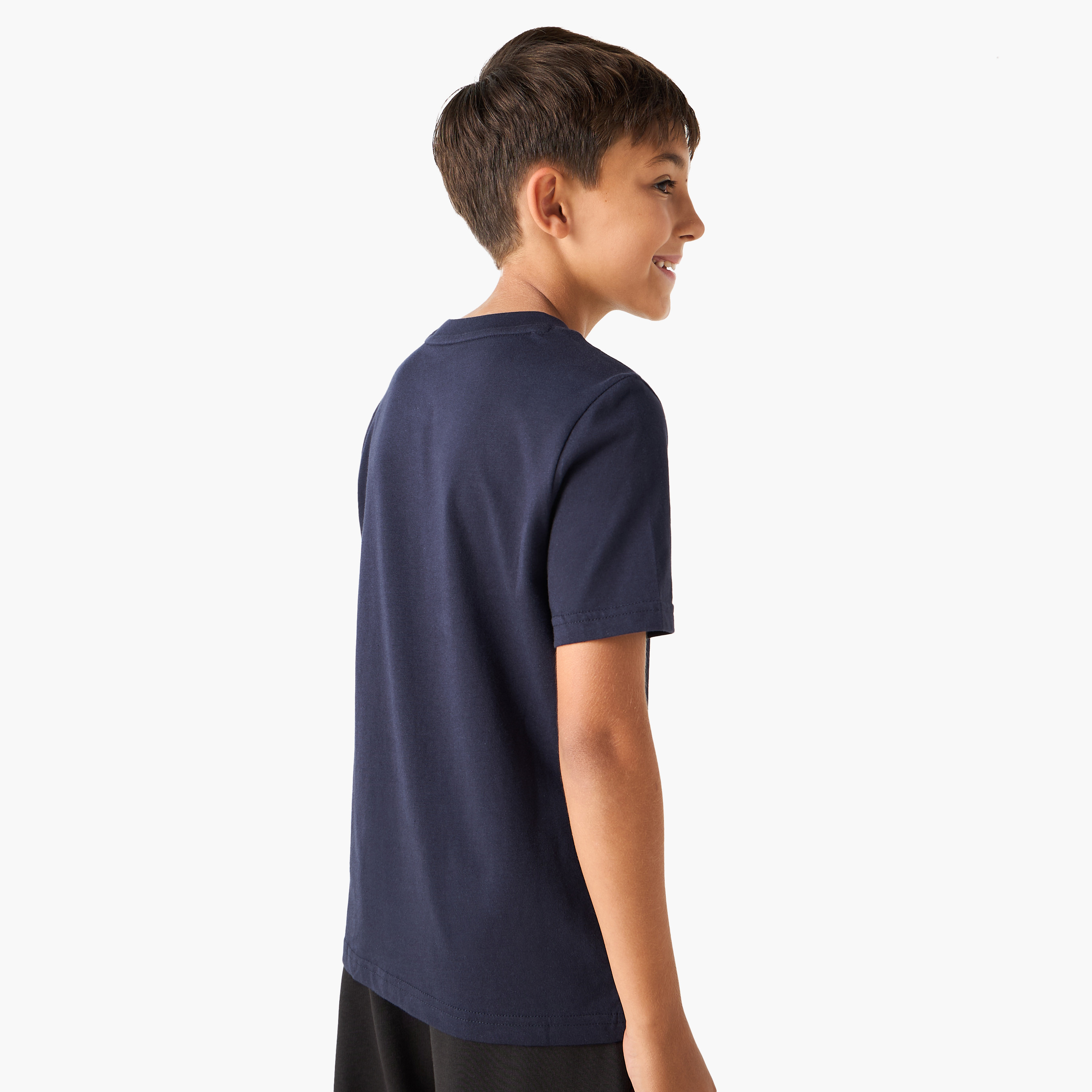 تيشيرت بياقة ضيقة وأكمام قصيرة وطبعات شعار من بوما-sports-boys-clothing-tops-image-3