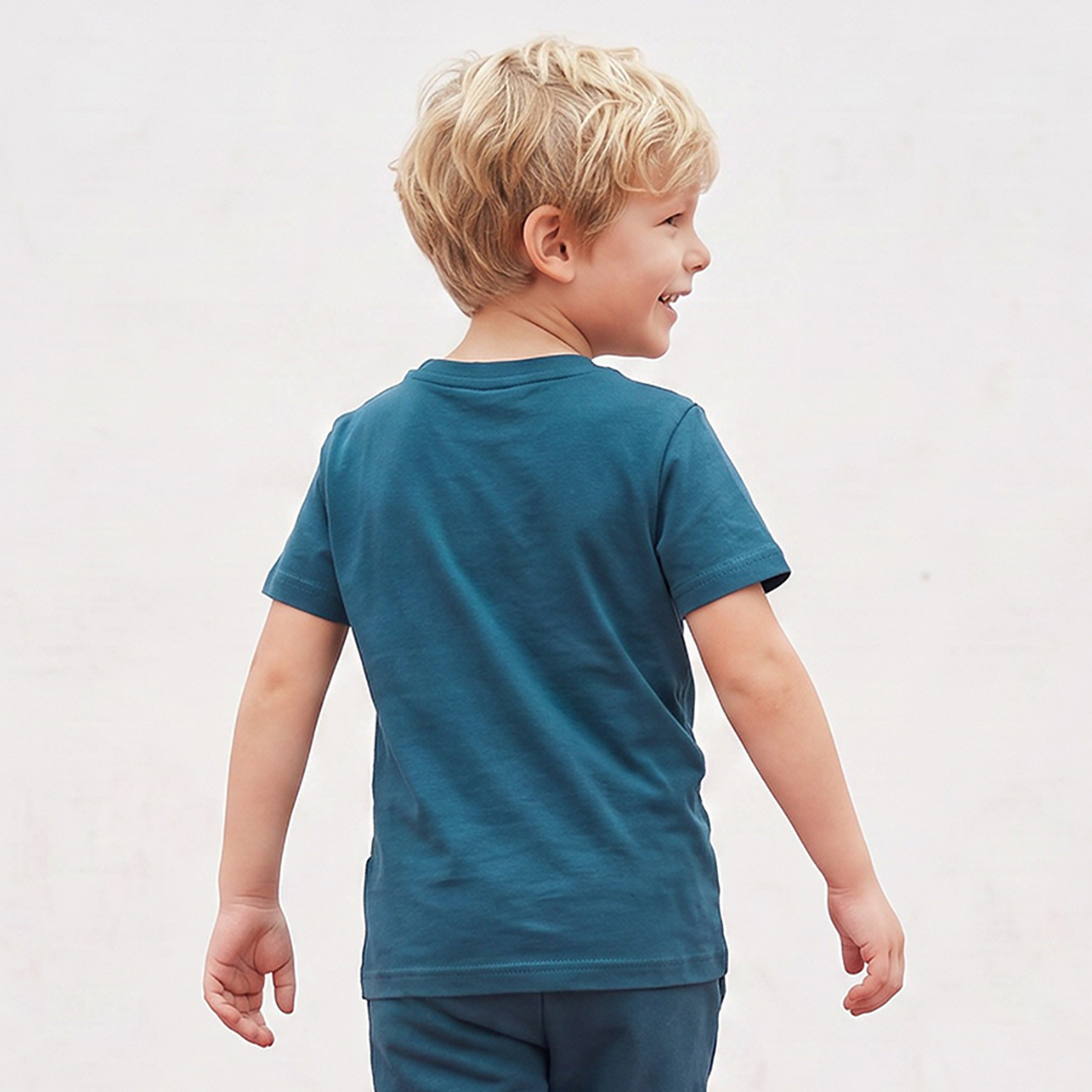تيشيرت بأكمام قصيرة وياقة ضيقة وطبعات شعار من بوما-sports-boys-clothing-tops-image-3