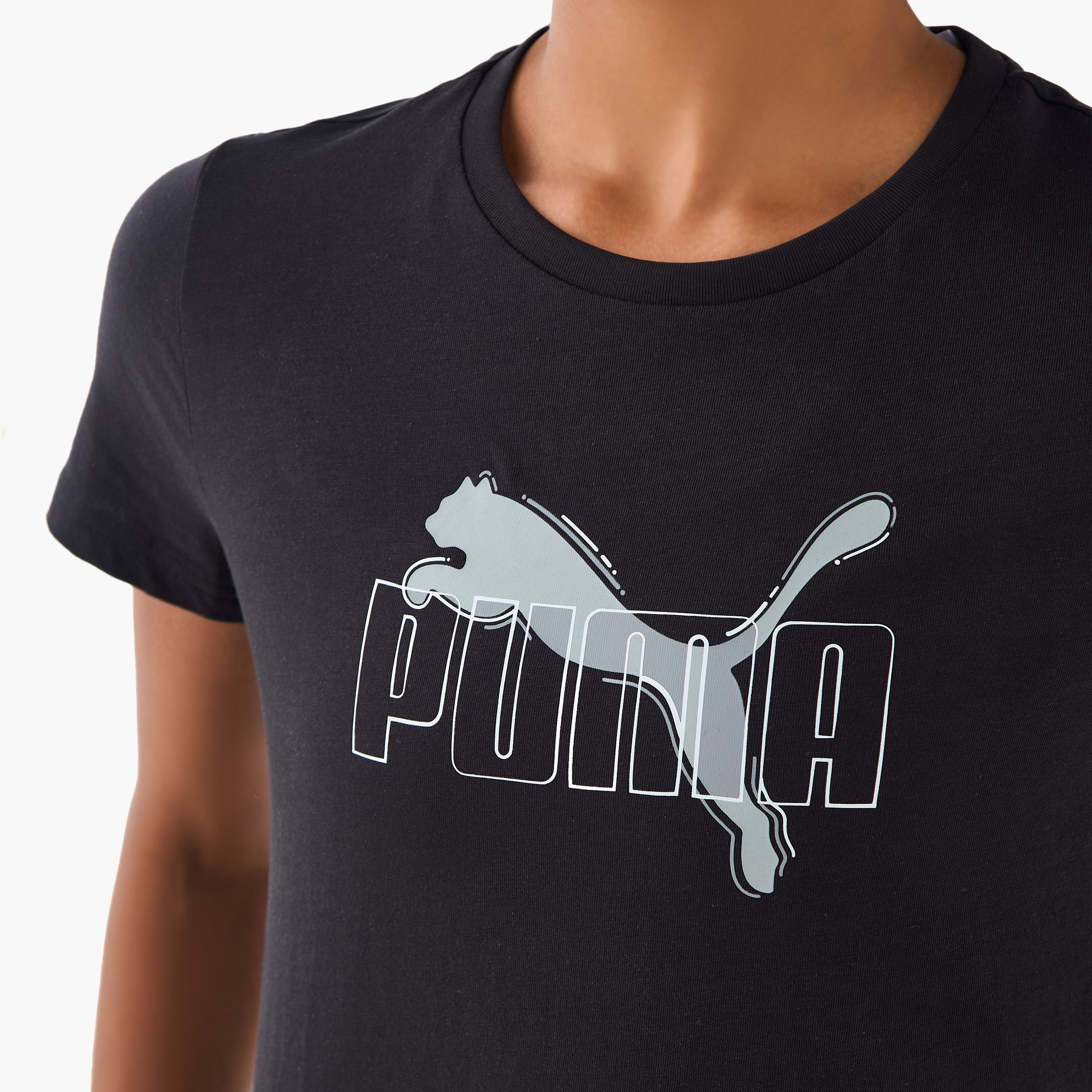 بوما- تيشيرت نسائي من مجموعة اسنشيالز بشعار مختبري 688087 | OE-women-clothing-tshirts-image-4
