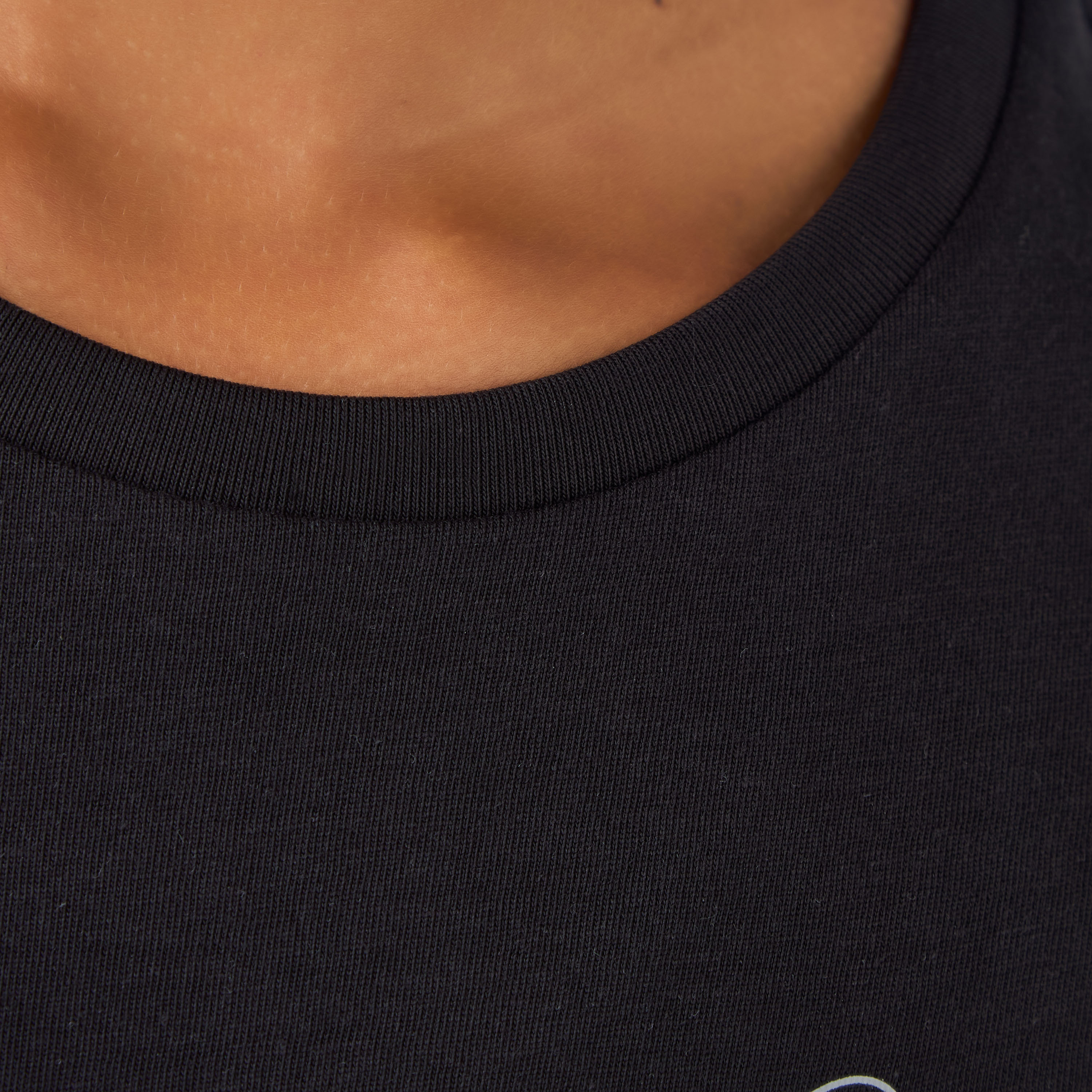 بوما- تيشيرت نسائي من مجموعة اسنشيالز بشعار مختبري 688087 | OE-women-clothing-tshirts-image-5
