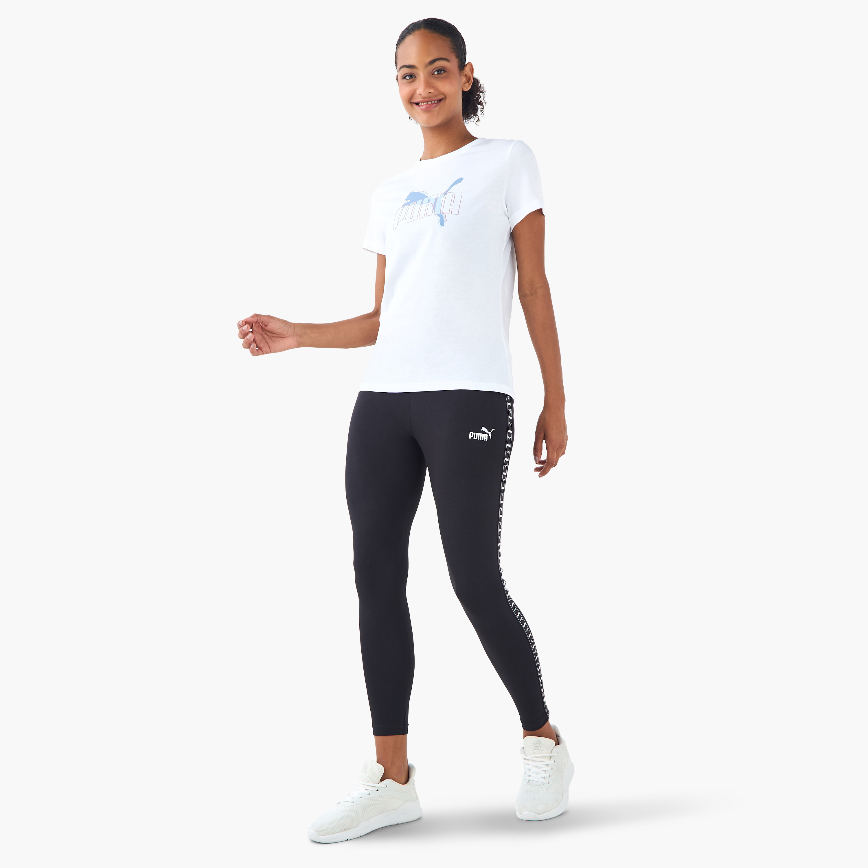 بوما- تيشيرت نسائي من مجموعة اسنشيالز بشعار مختبري 688087 | OE-women-clothing-tshirts-image-7